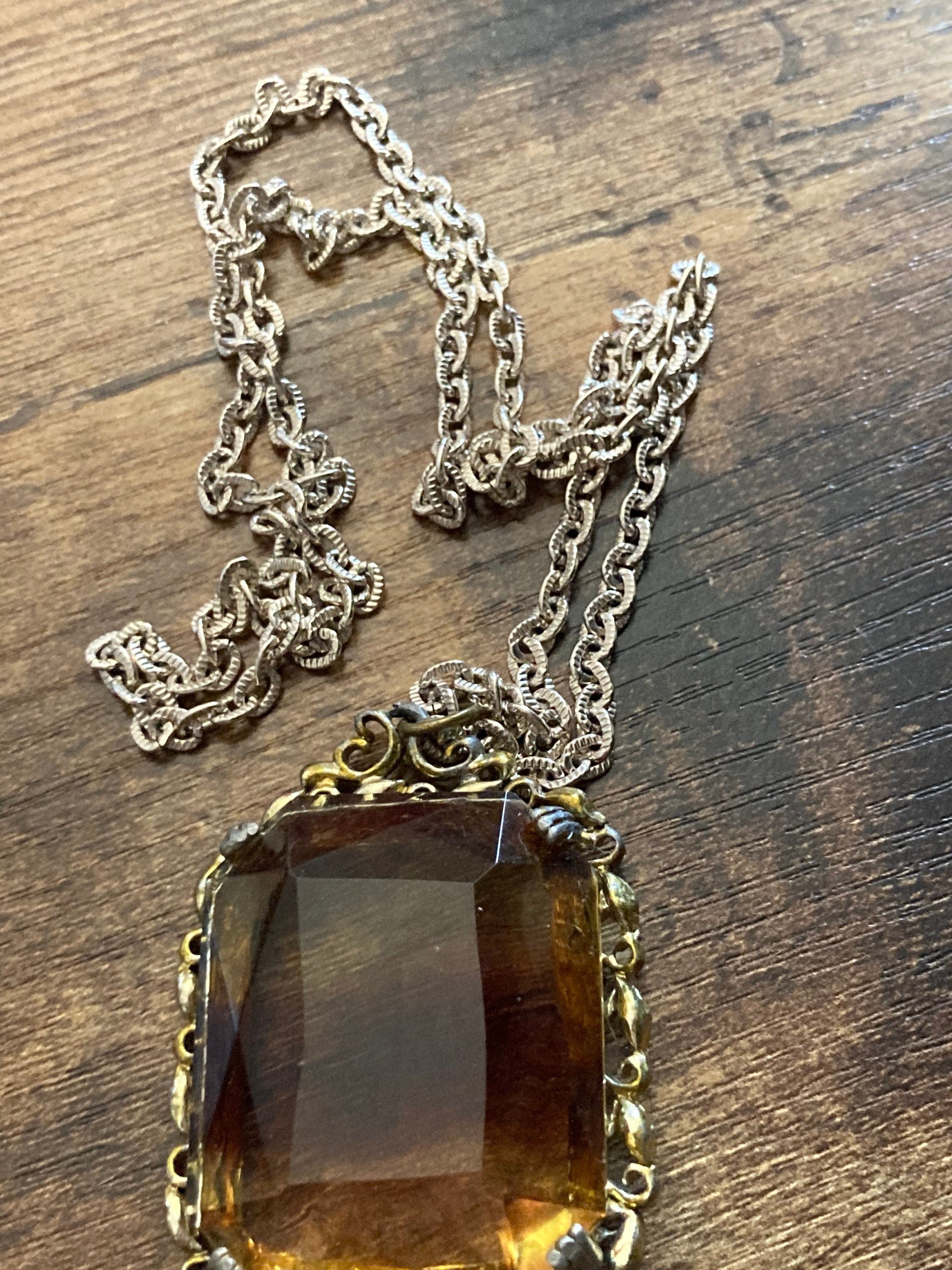 Vintage gold tone metal brown cognac glass pendant necklace