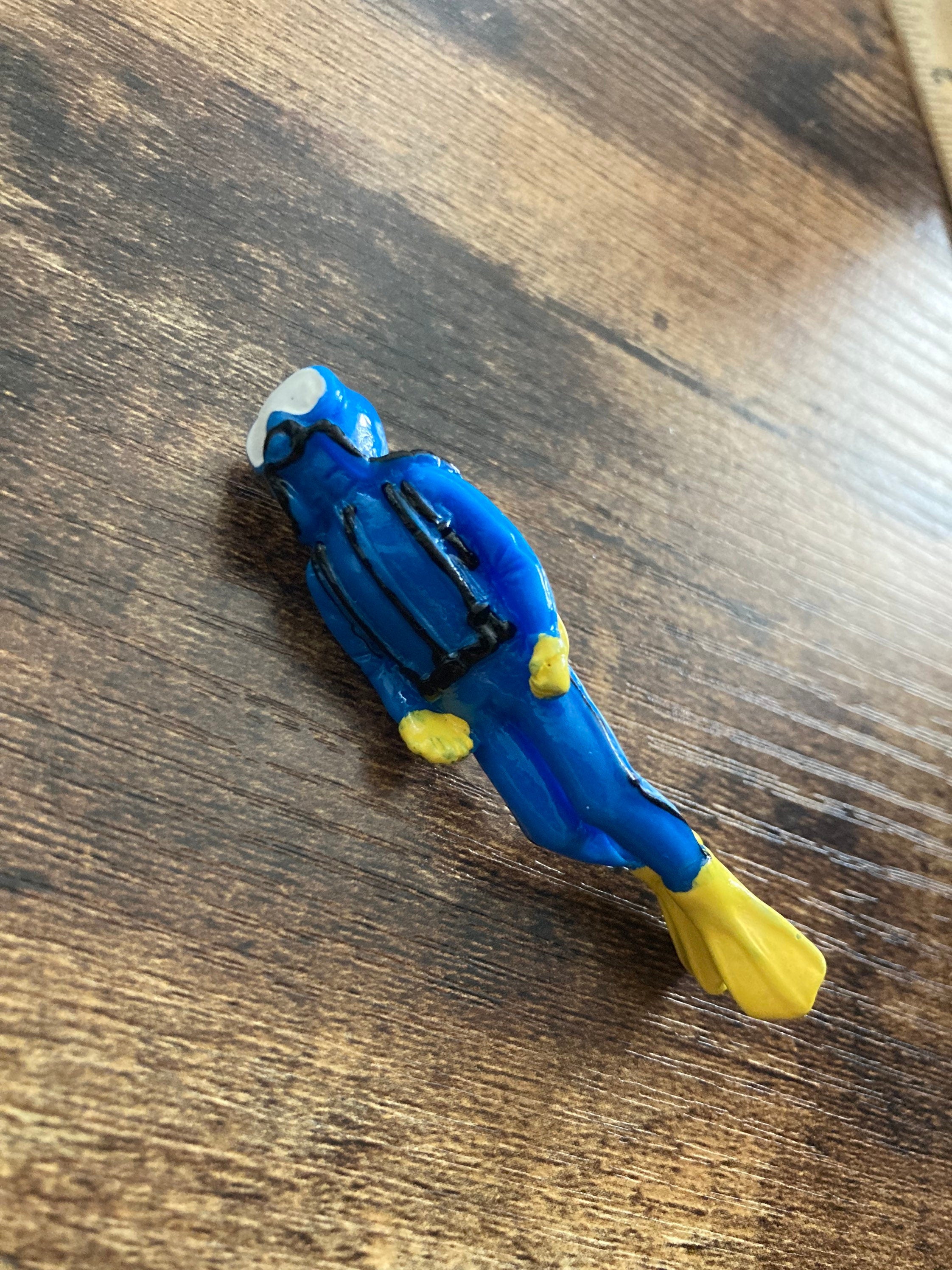 Miniature Deep Sea Diver Cake Topper: Seaside Boat Cake