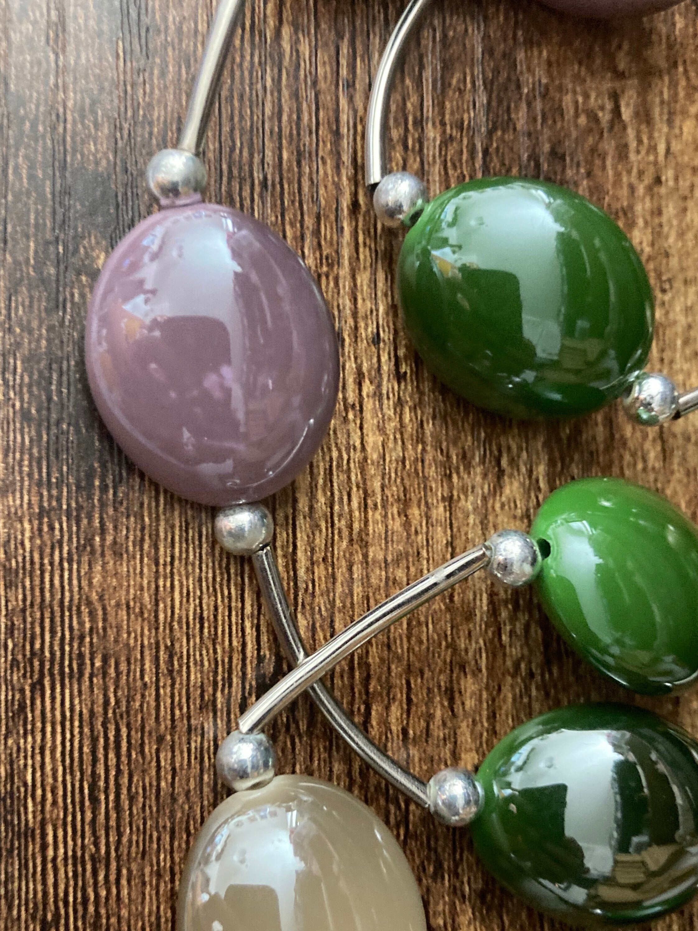 Vintage green purple and silver plastic pebble beaded necklace 84cm long