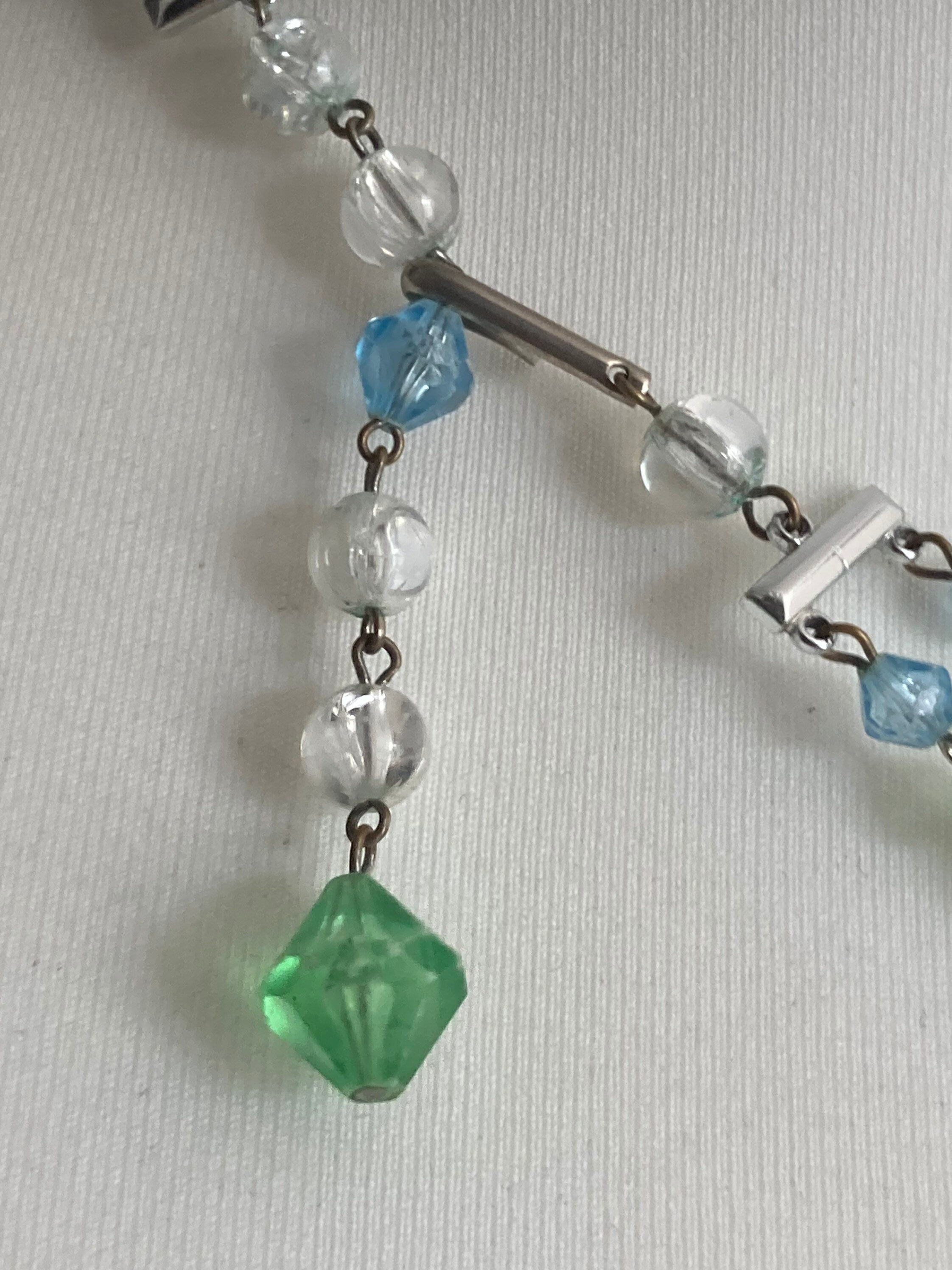 Vintage blue green and clear crackle plastic 2 row chunky beaded necklace