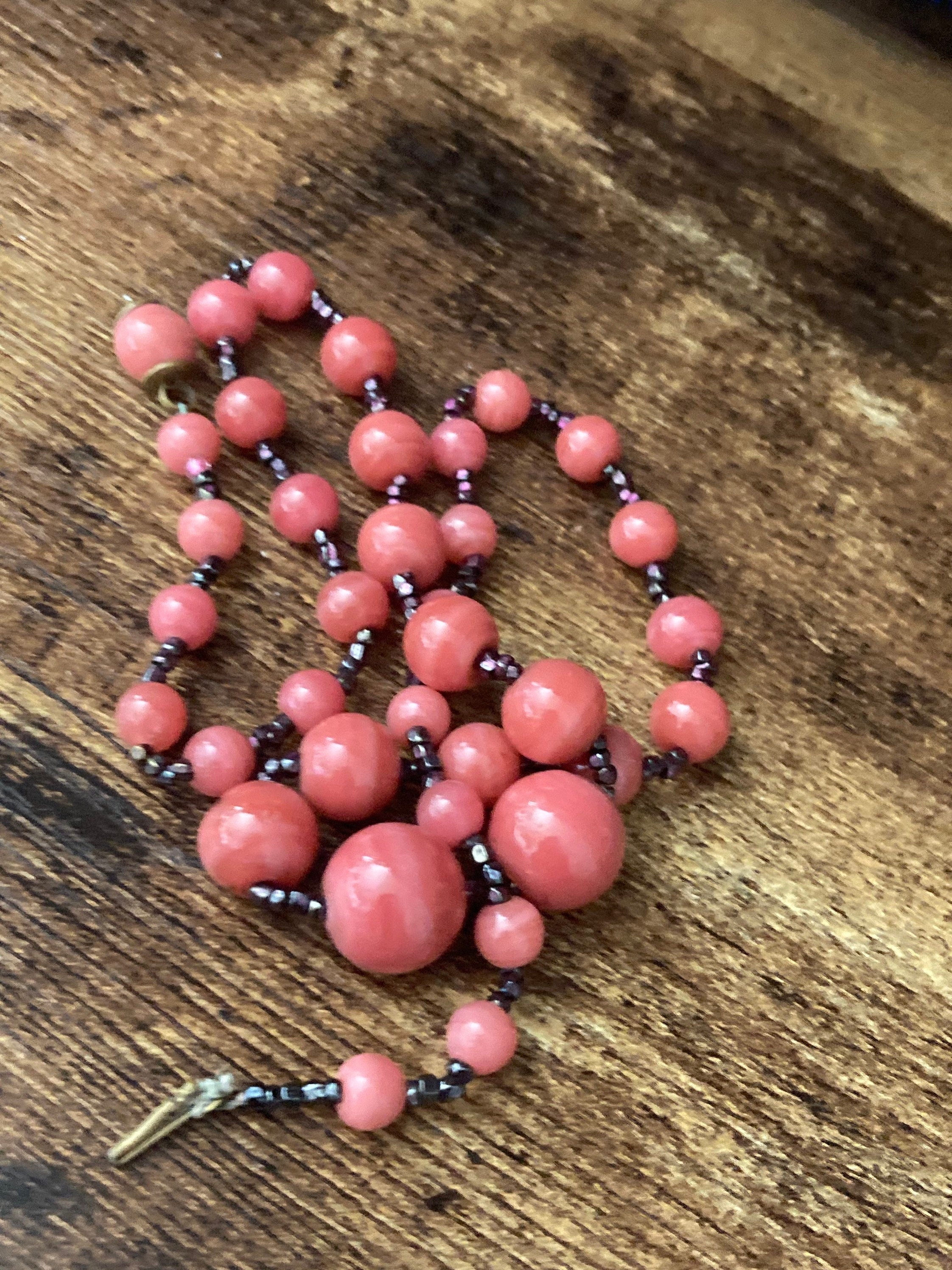 Vintage dusky pink and black glass beaded necklace 44cm