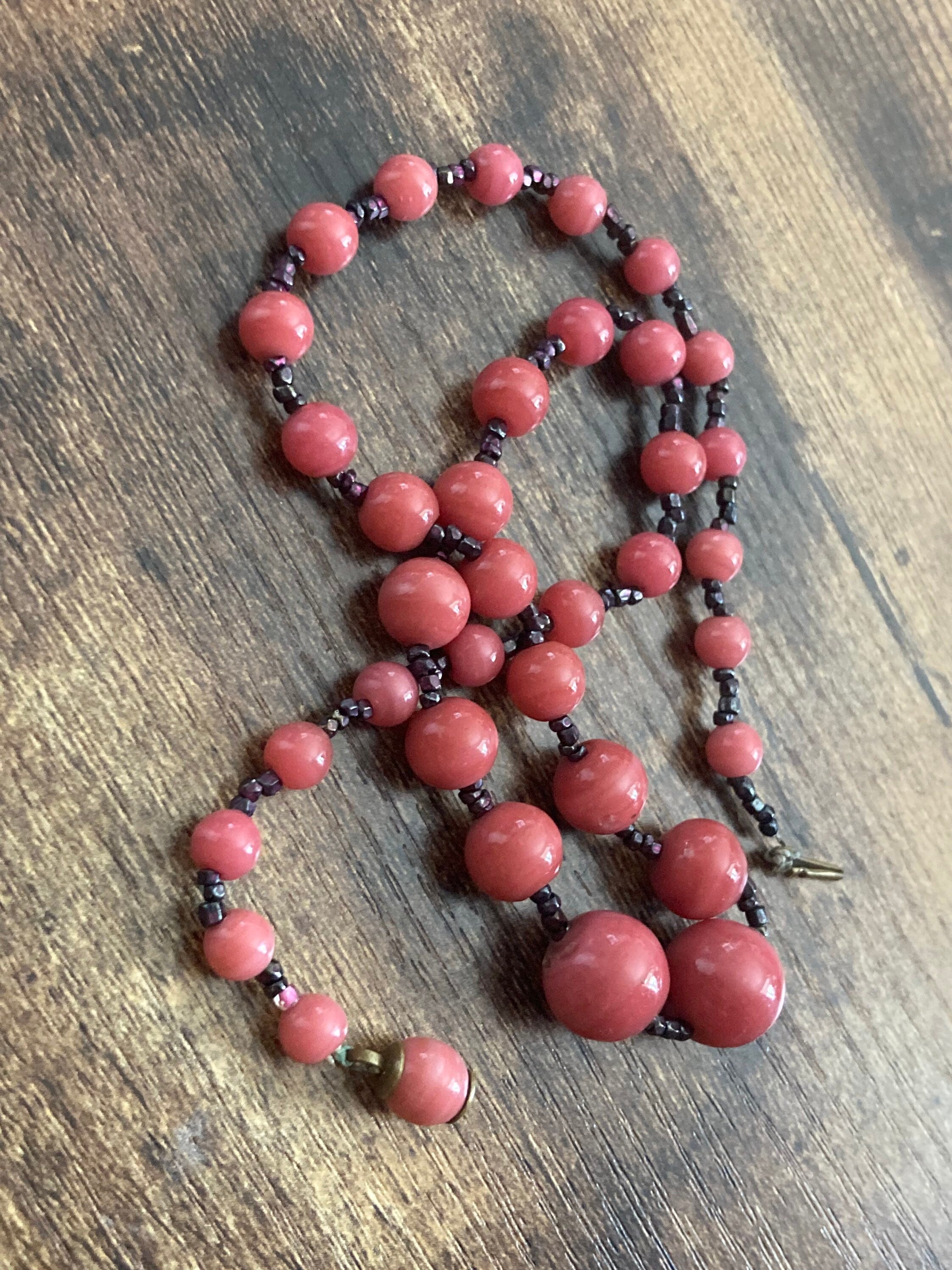 Vintage dusky pink and black glass beaded necklace 44cm
