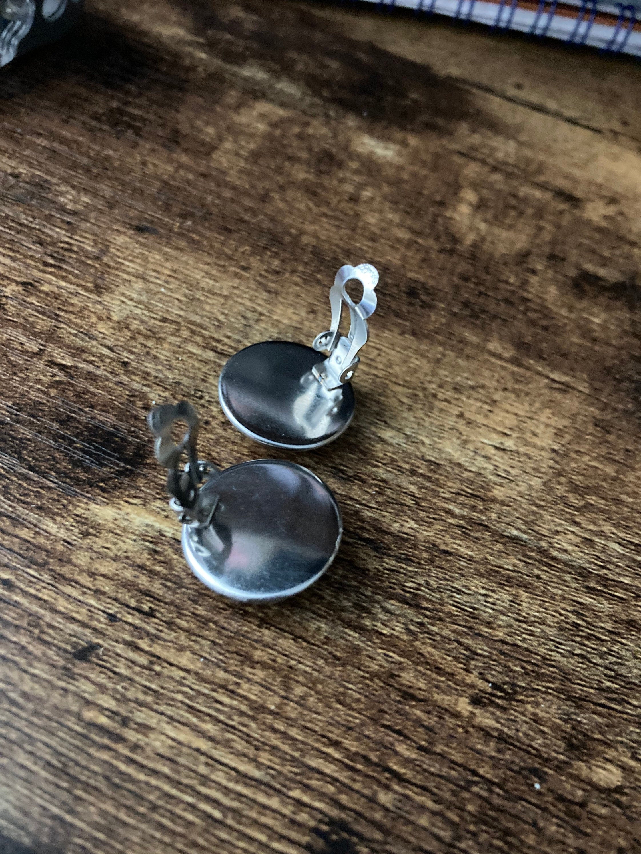 clip on Union Jack earrings round silver tone clip on studs glass cabochons