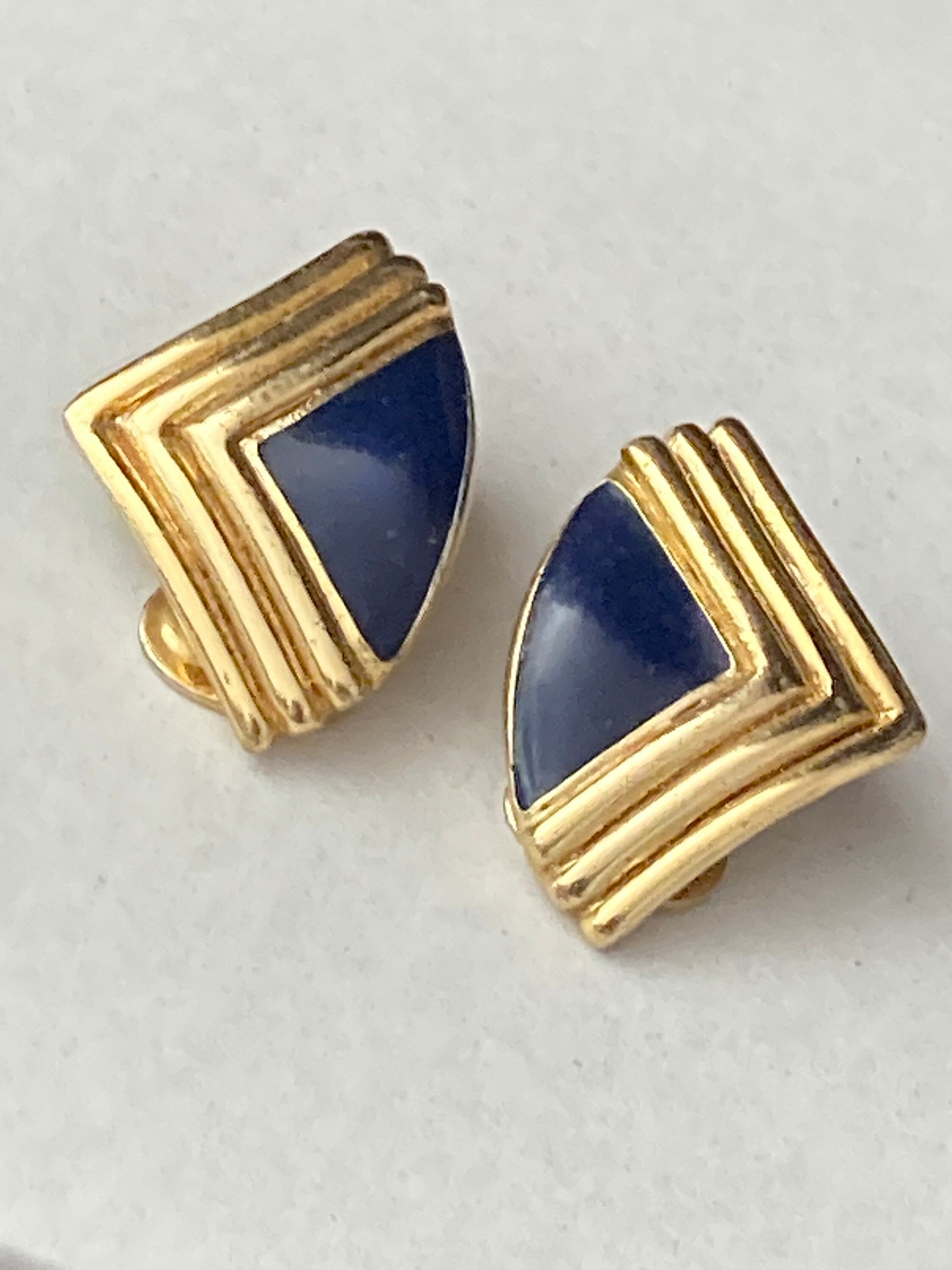 Vintage 1980s Navy blue enamel fan shaped Clip On round Gold Tone Stud Earrings