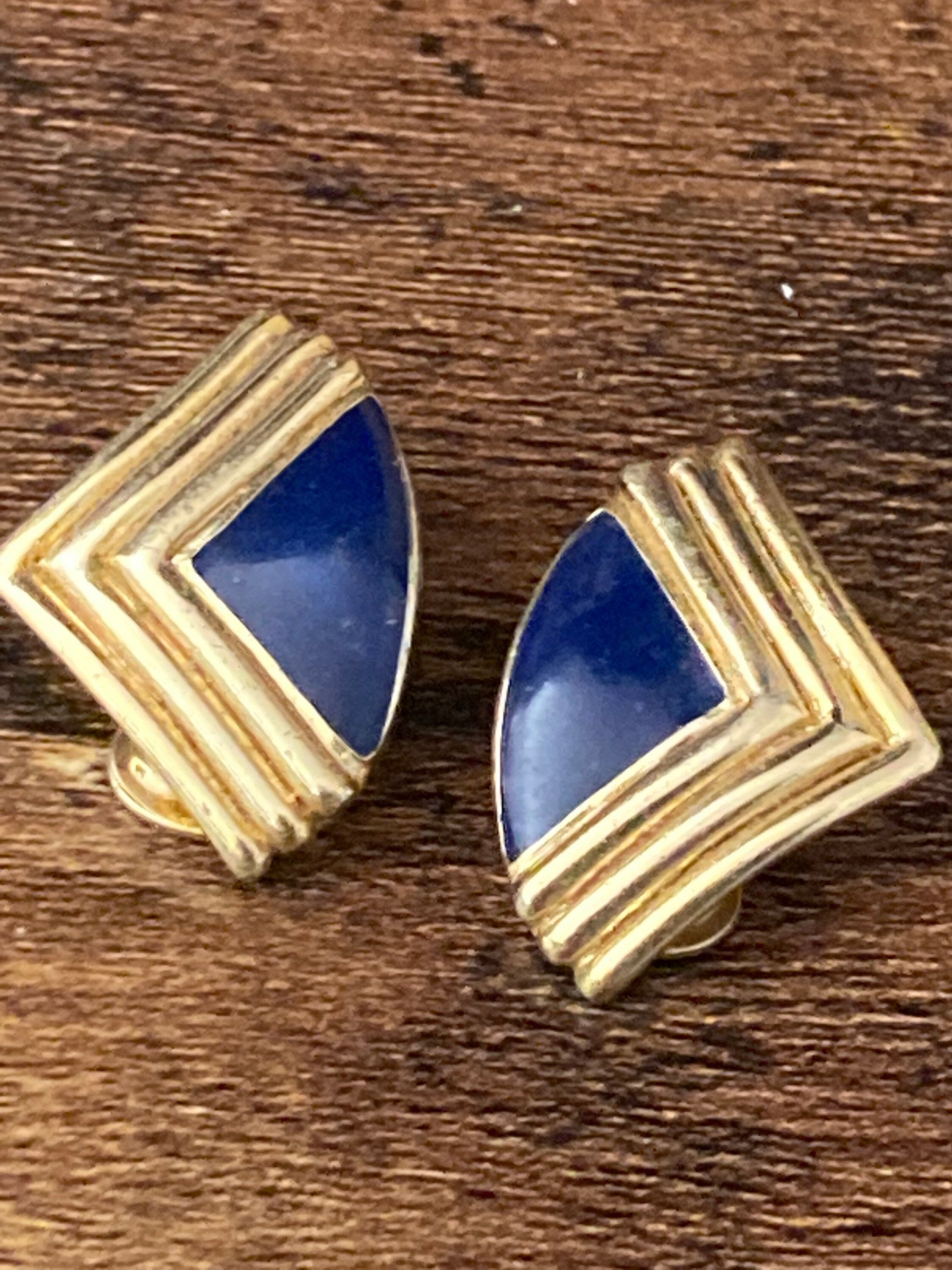 Vintage 1980s Navy blue enamel fan shaped Clip On round Gold Tone Stud Earrings
