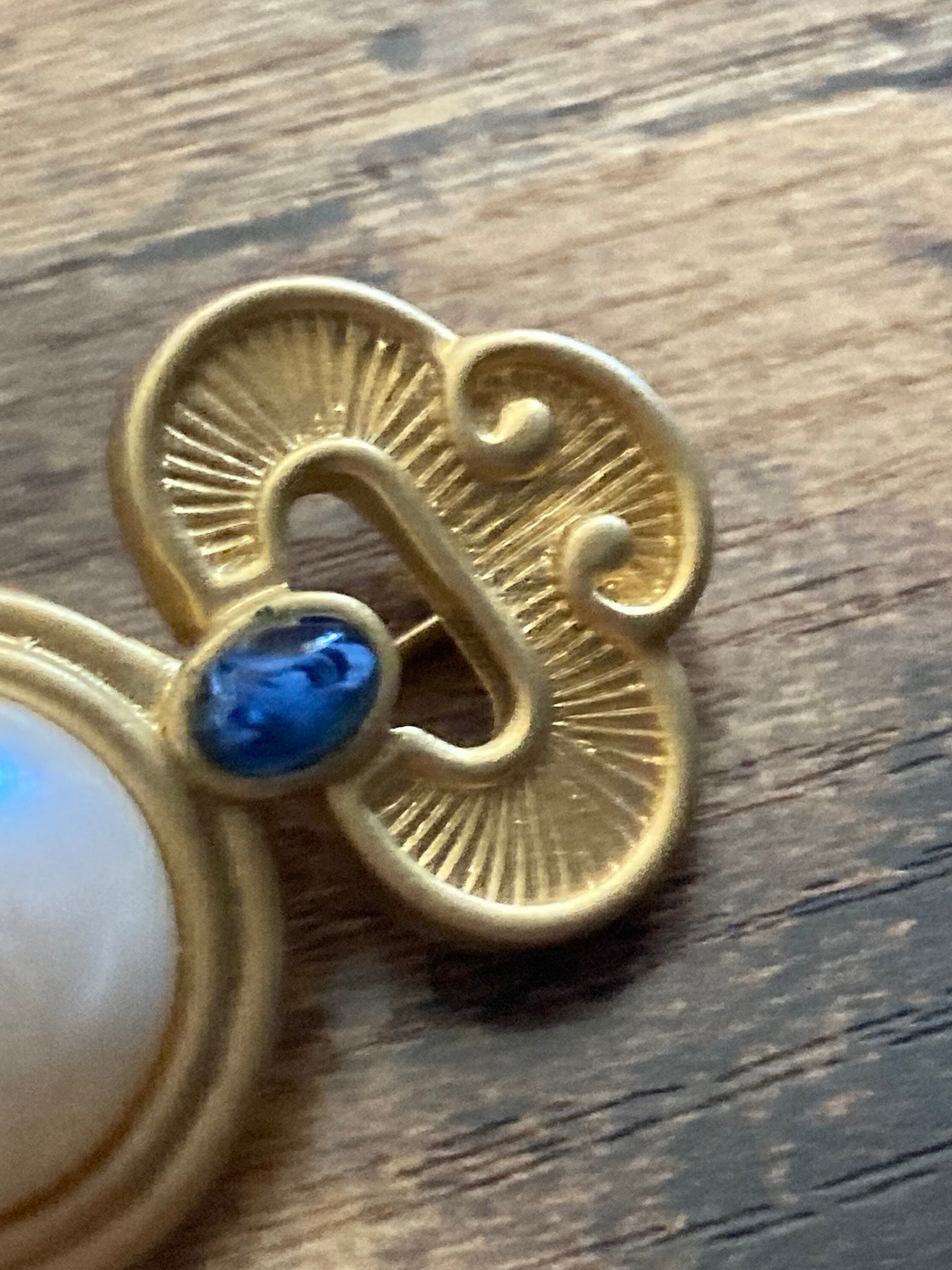 Vintage Etruscan large pearl bar brooch with blue glass cabochons