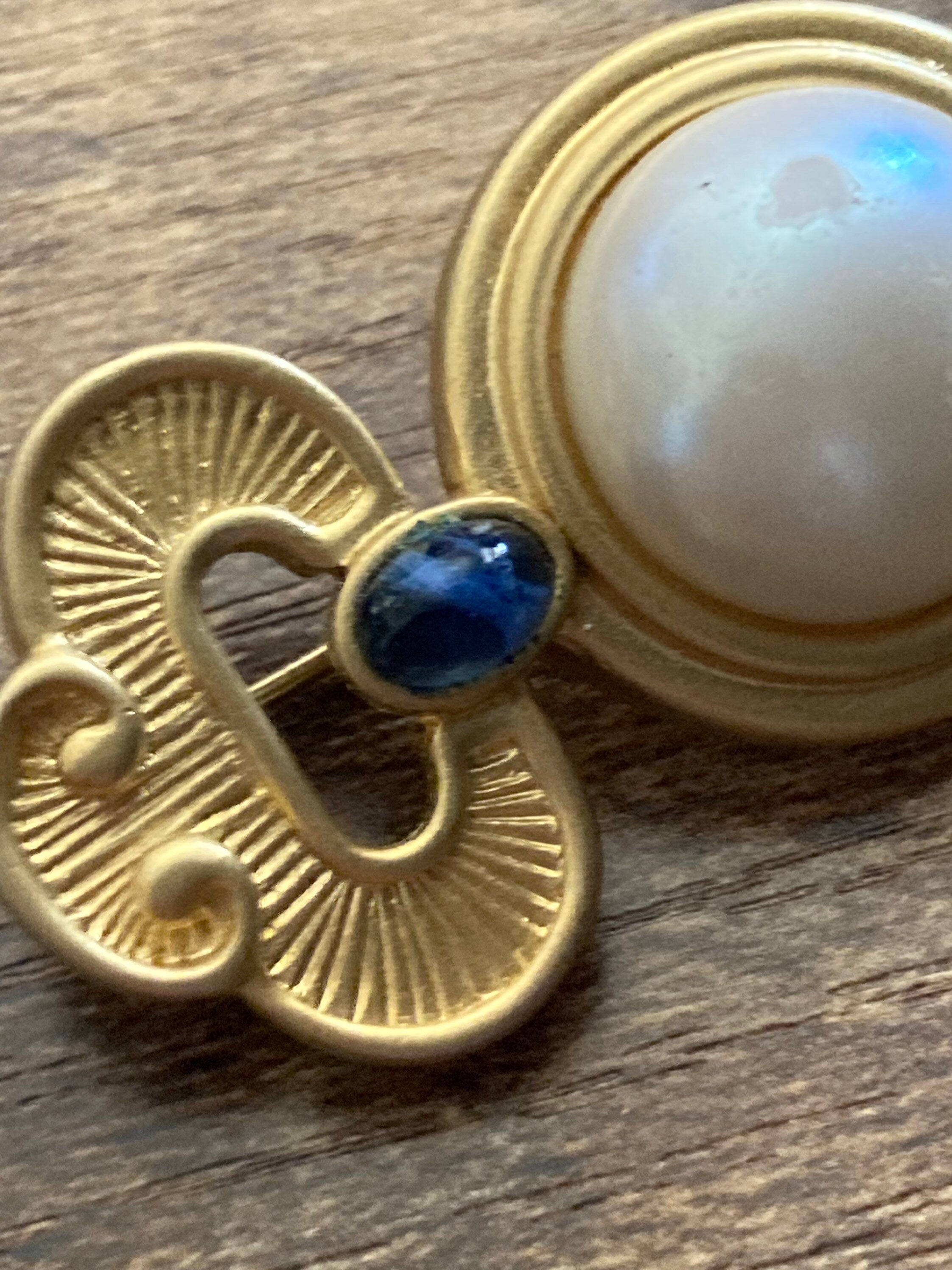 Vintage Etruscan large pearl bar brooch with blue glass cabochons