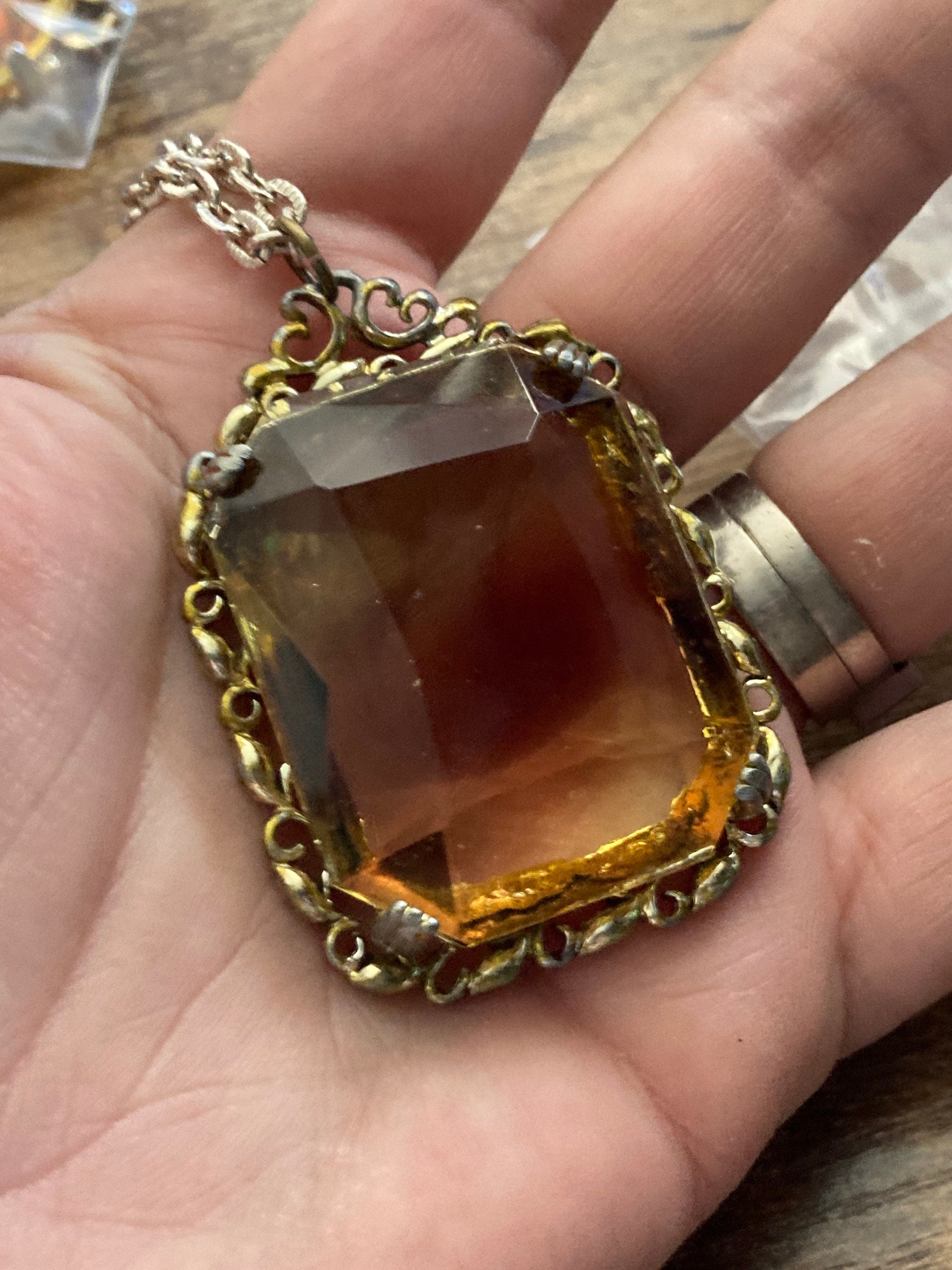 Vintage gold tone metal brown cognac glass pendant necklace
