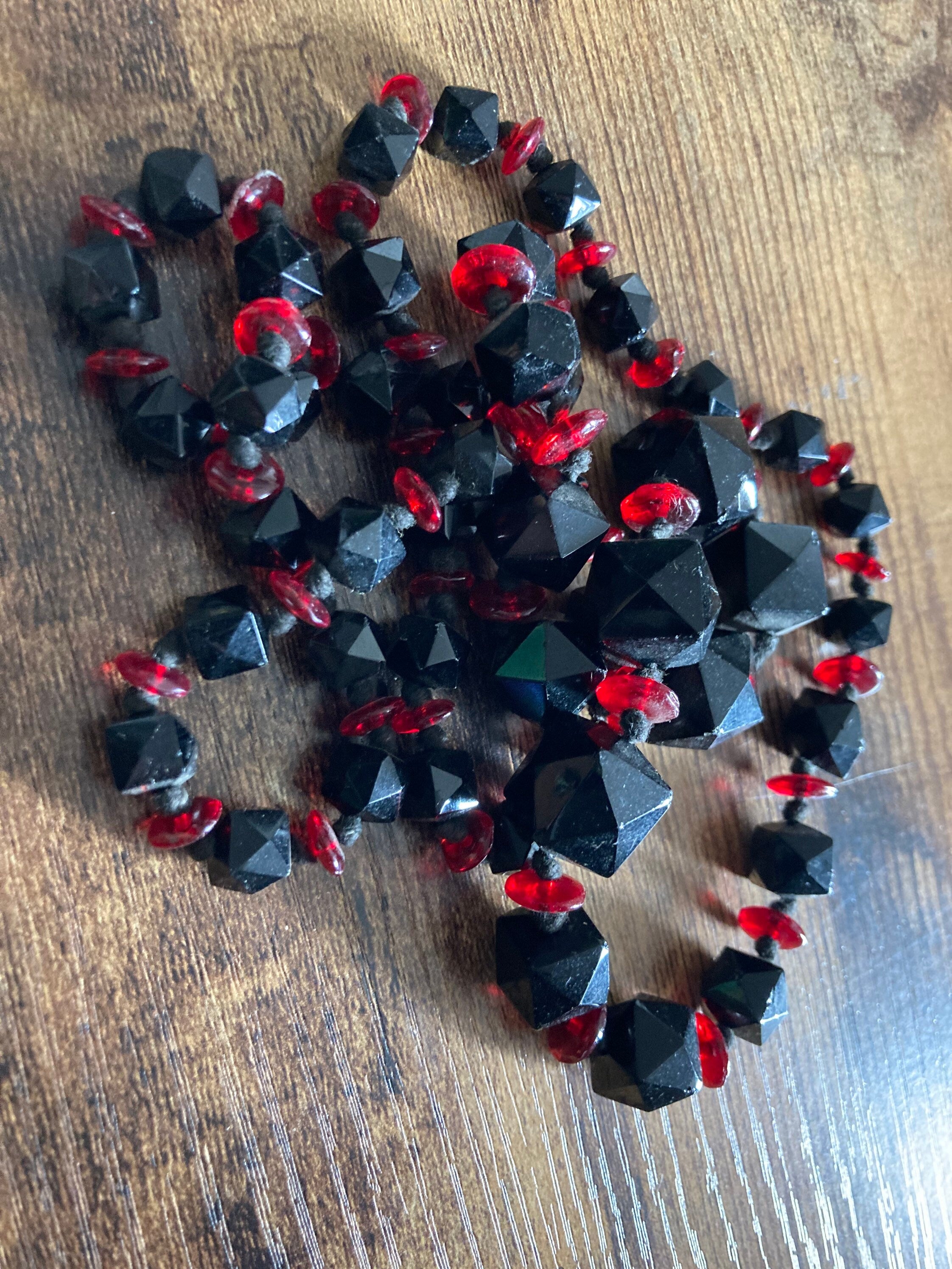 Vintage black and red faceted cut glass french jet beaded necklace art deco