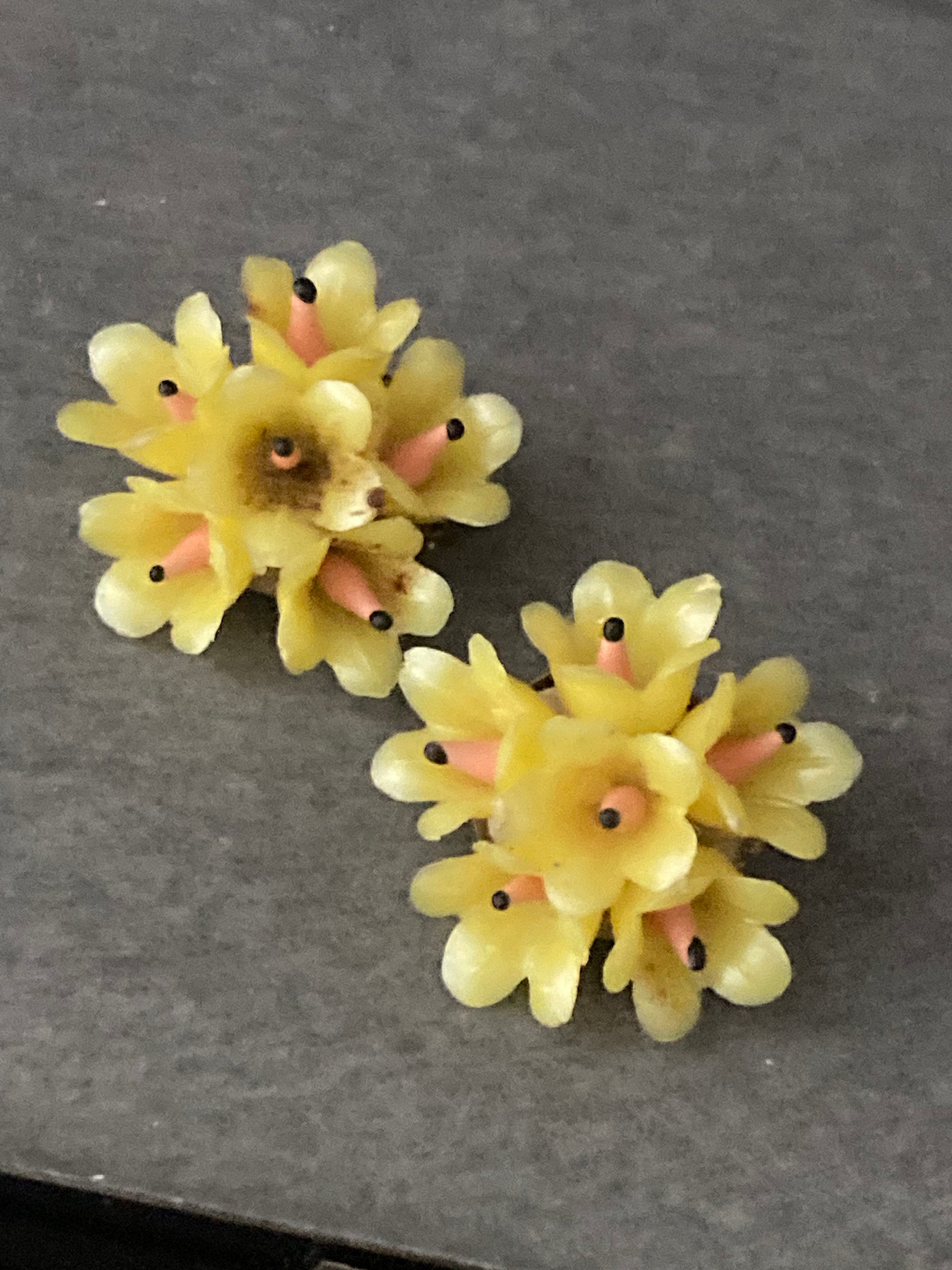 Oversized 5cm vintage yellow plastic flowers clip on mid century stud earrings