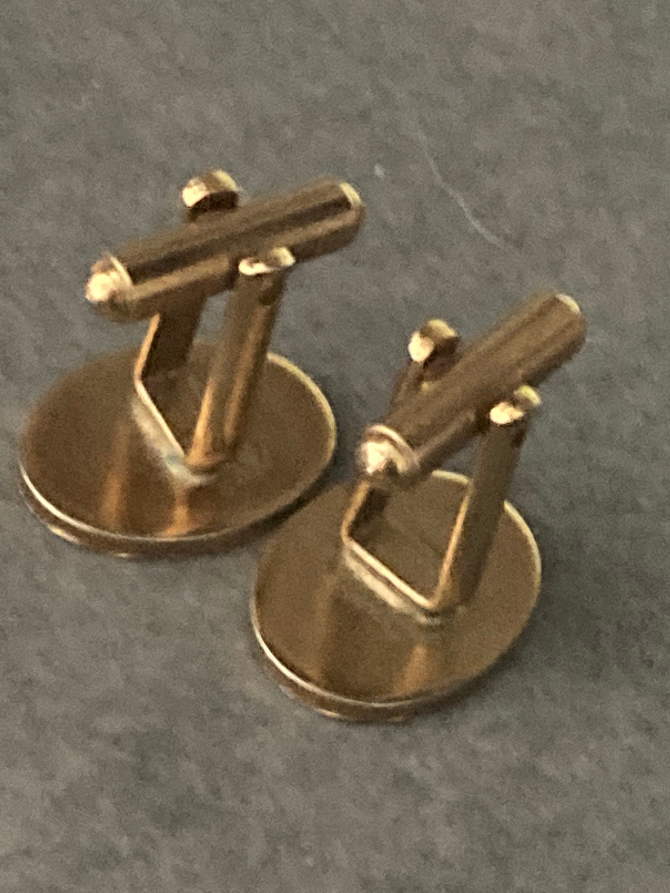 modernist men’s gold tone oval textured plain cufflinks