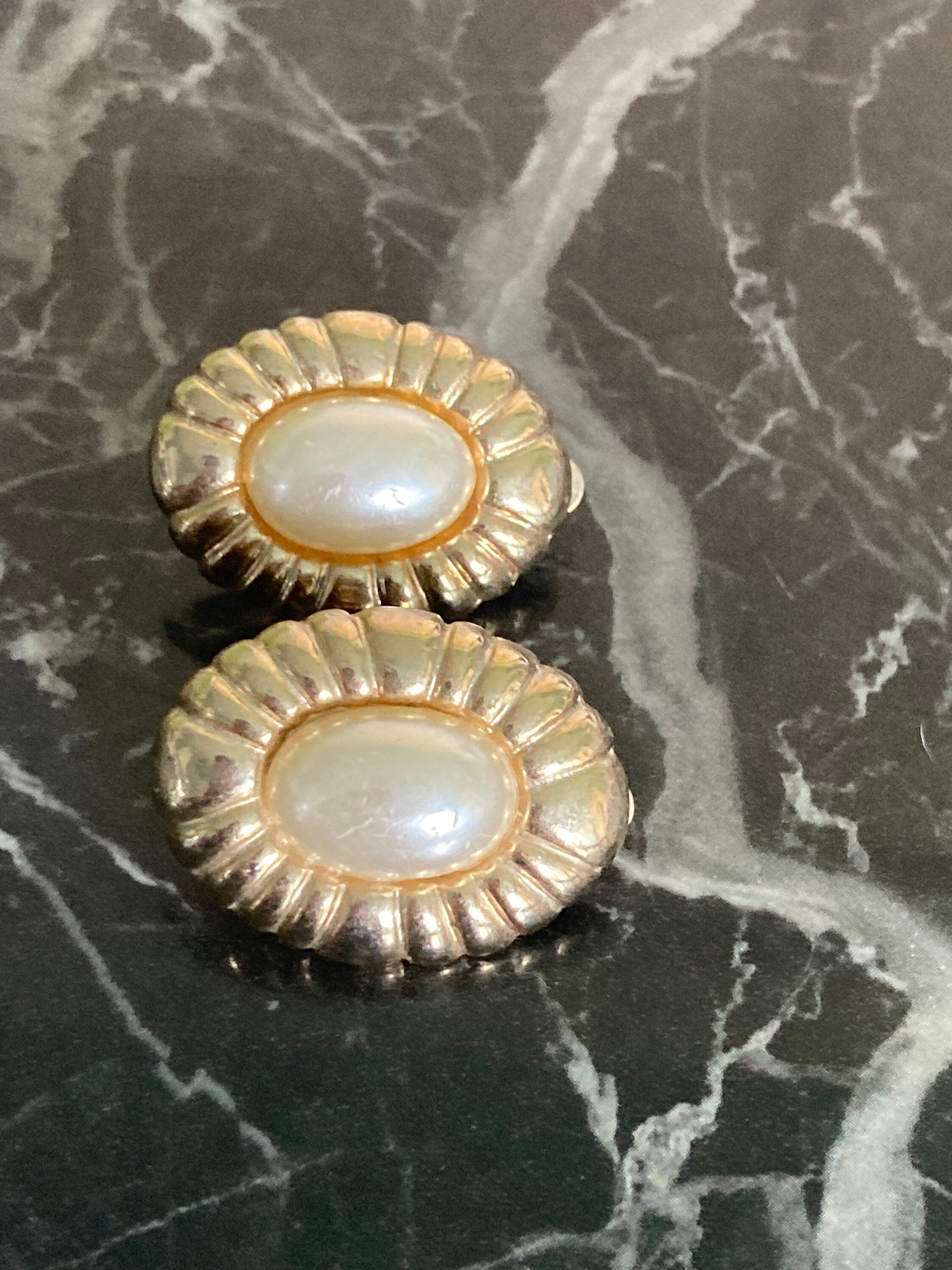 Large oval oversized faux Pearl cabochon gold tone clip on earrings 3cm