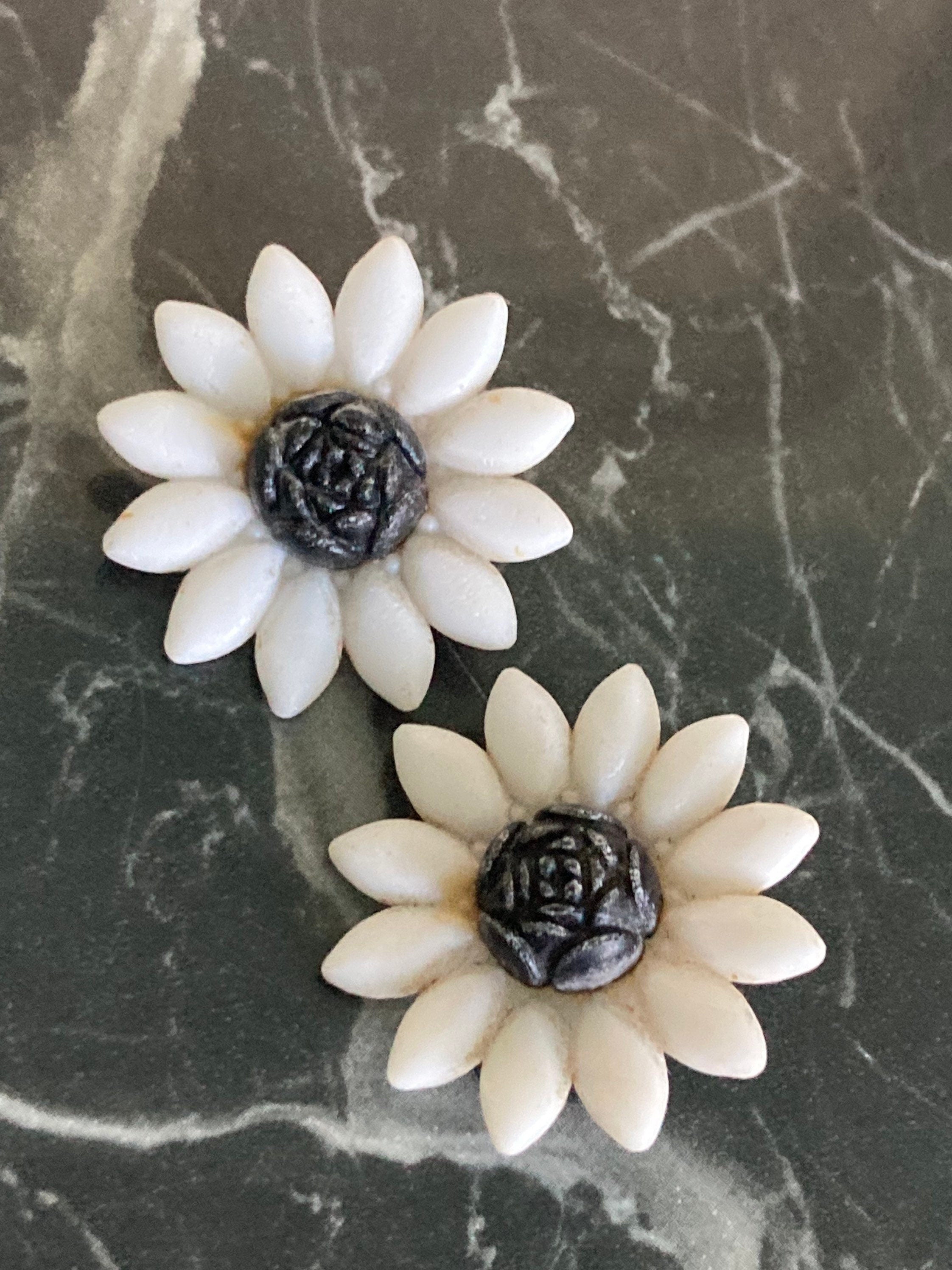 MCM white early plastic celluloid floral daisy stud clip on earrings