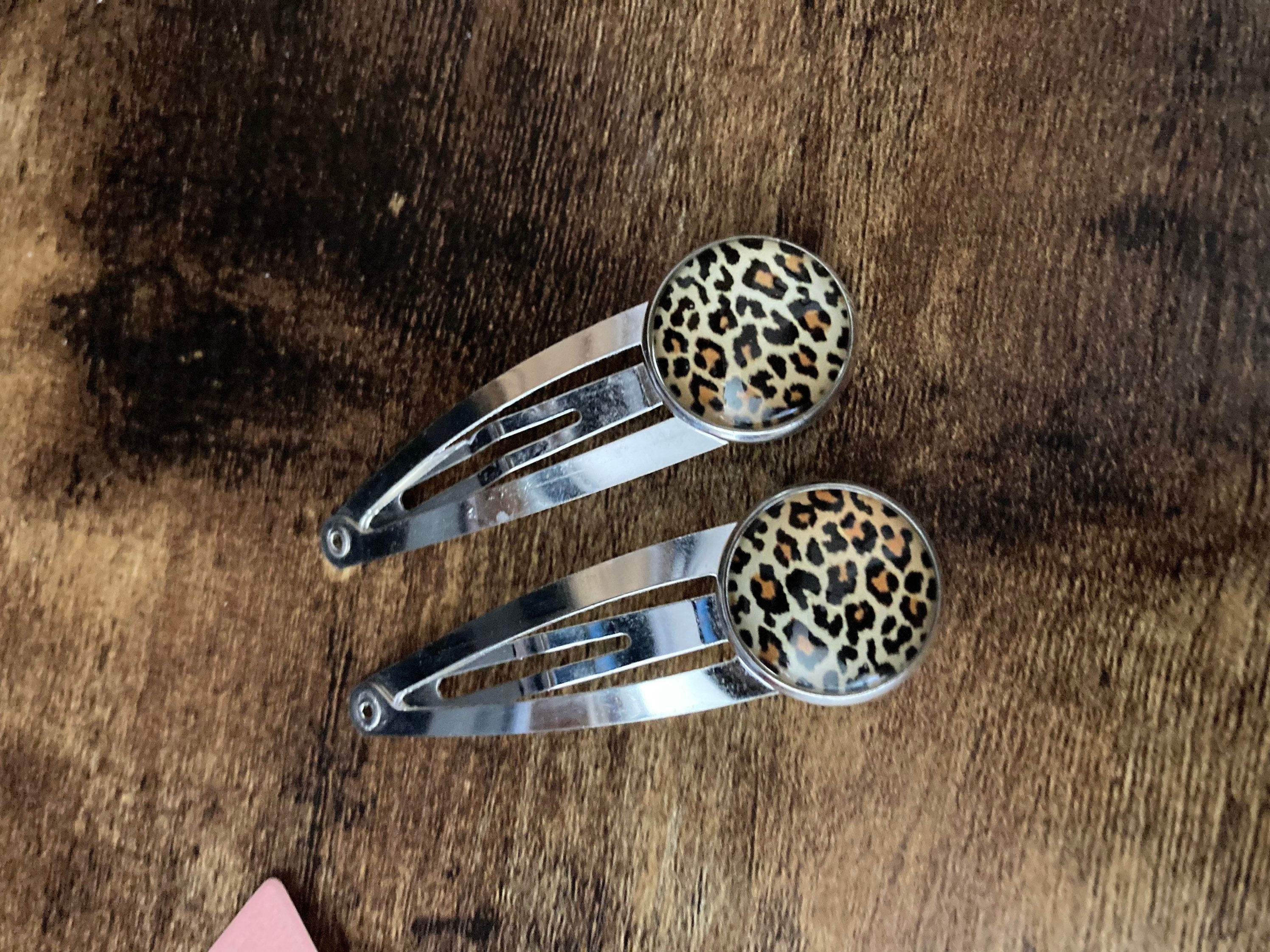 16mm round pair of animal leopard print hair clips silver tone