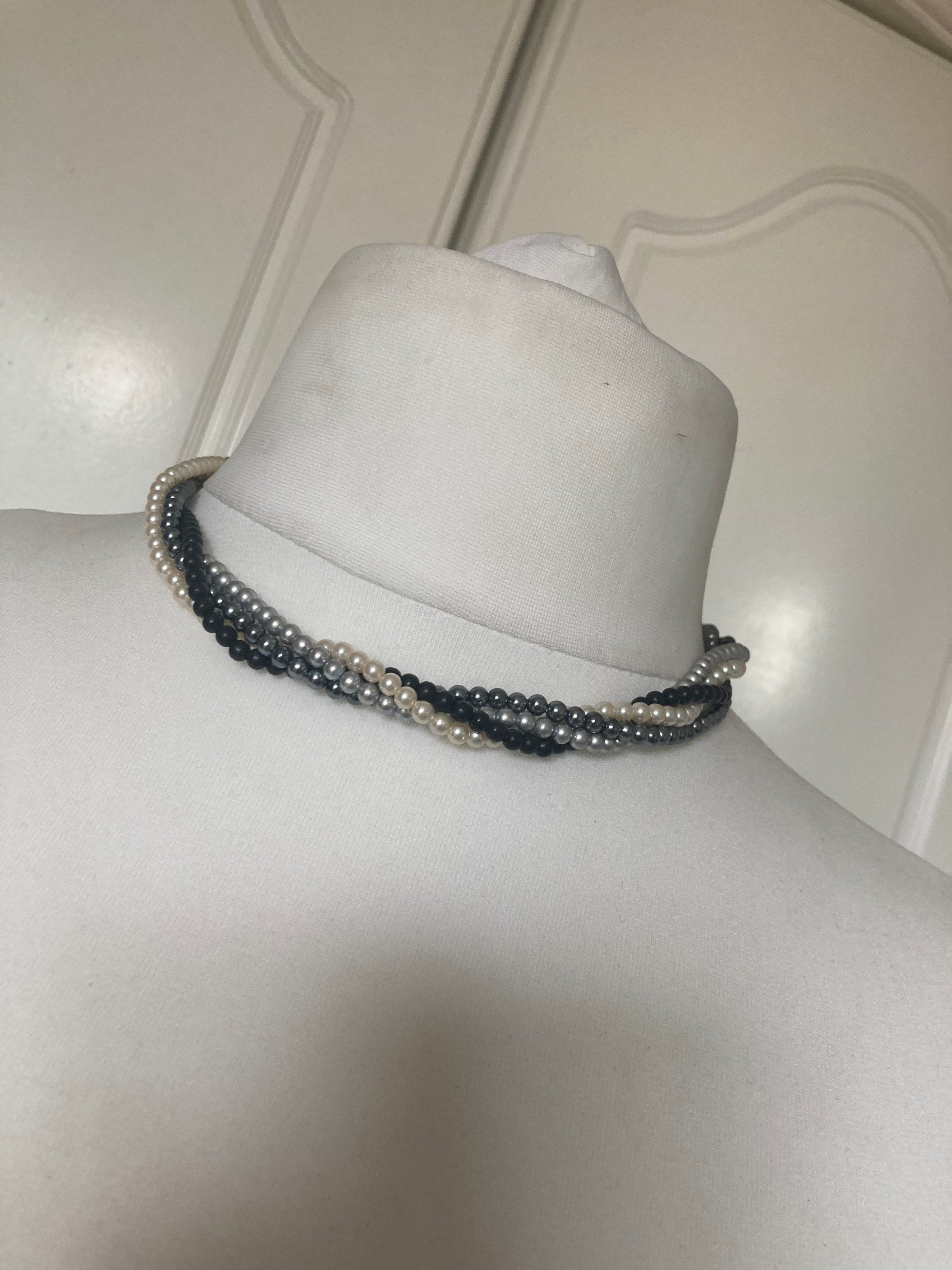 Vintage retro black cream grey plastic beaded Pearl twisted multi strand choker necklace gold tone