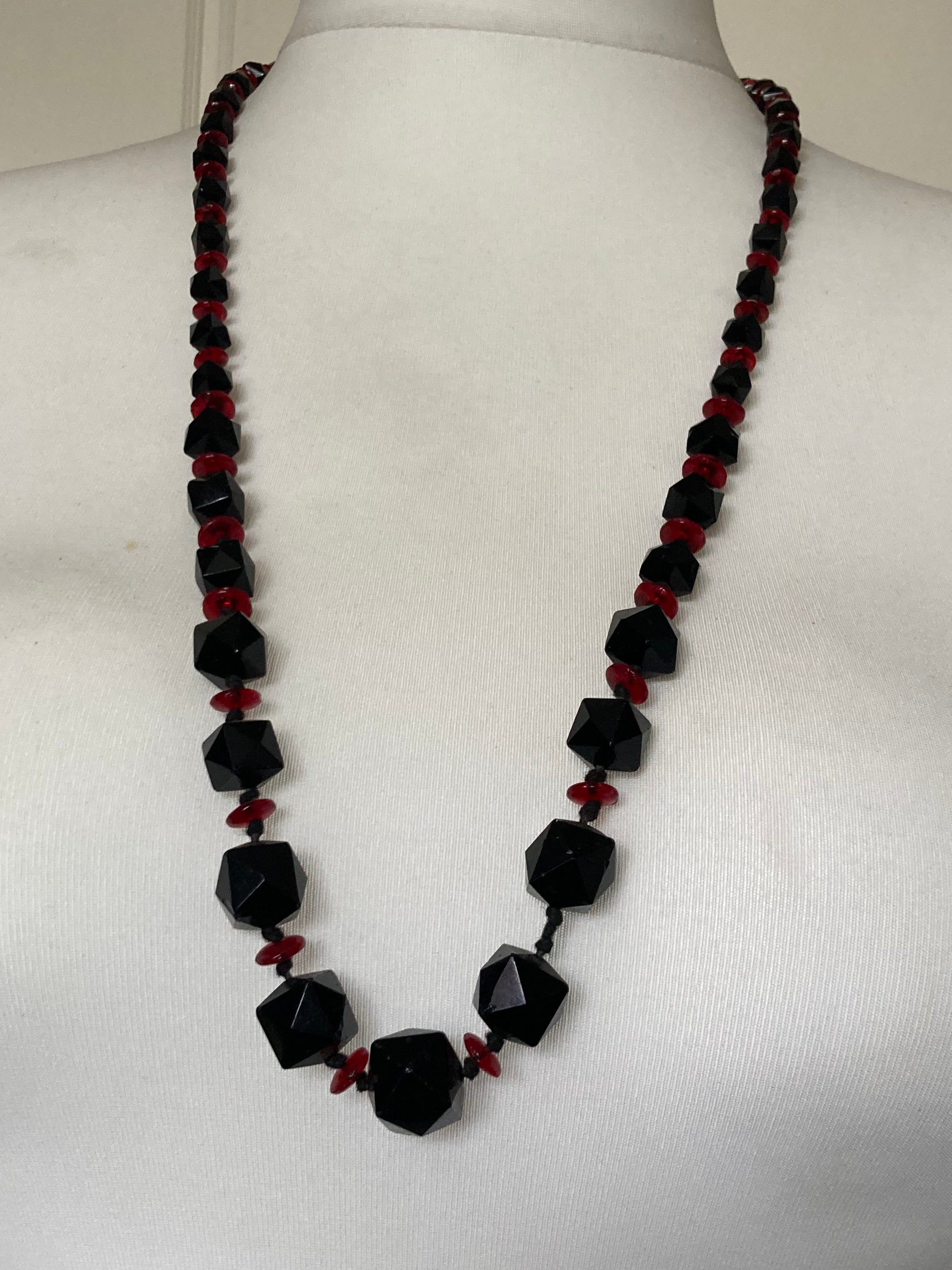 Vintage black and red faceted cut glass french jet beaded necklace art deco