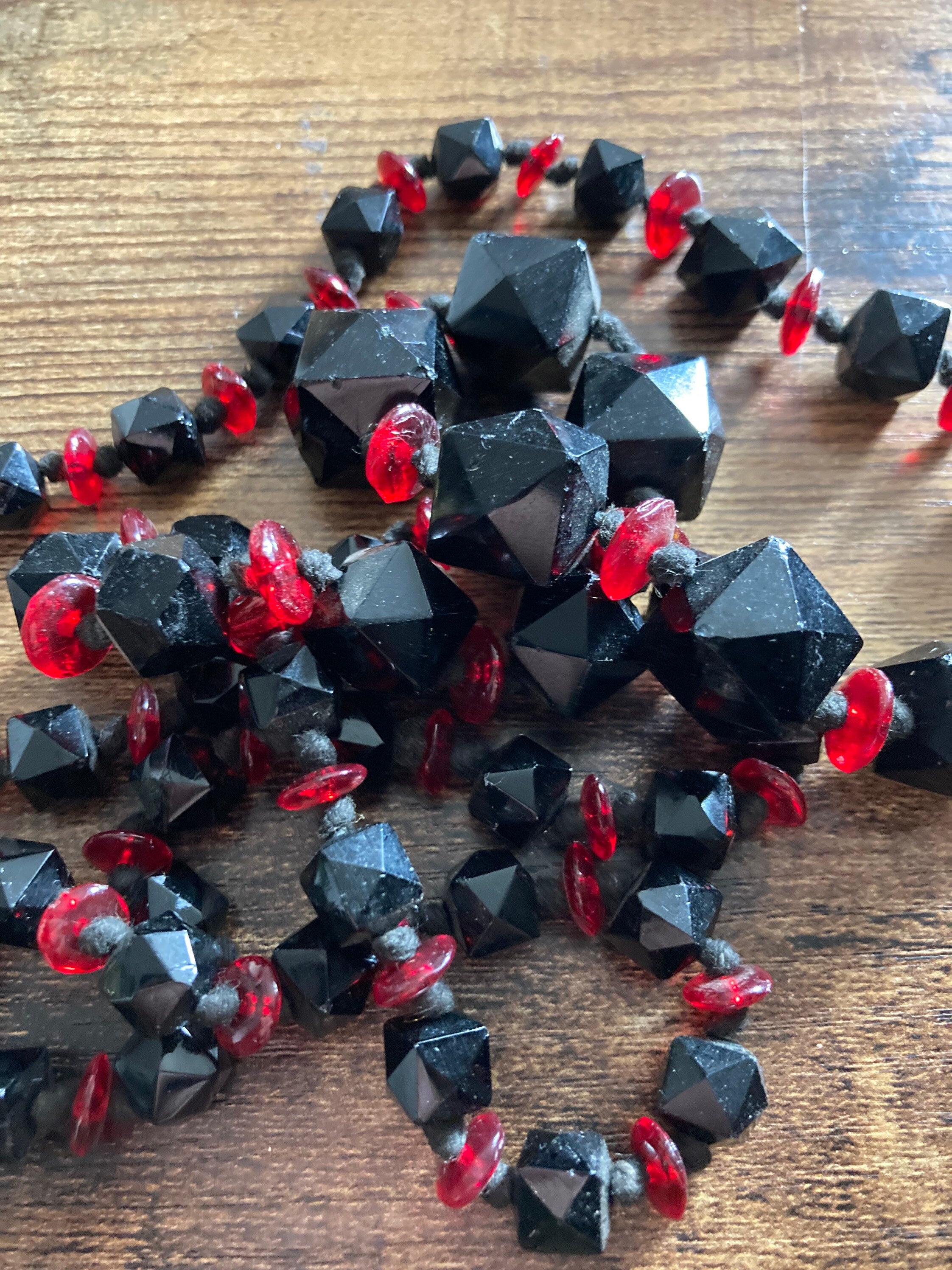 Vintage black and red faceted cut glass french jet beaded necklace art deco