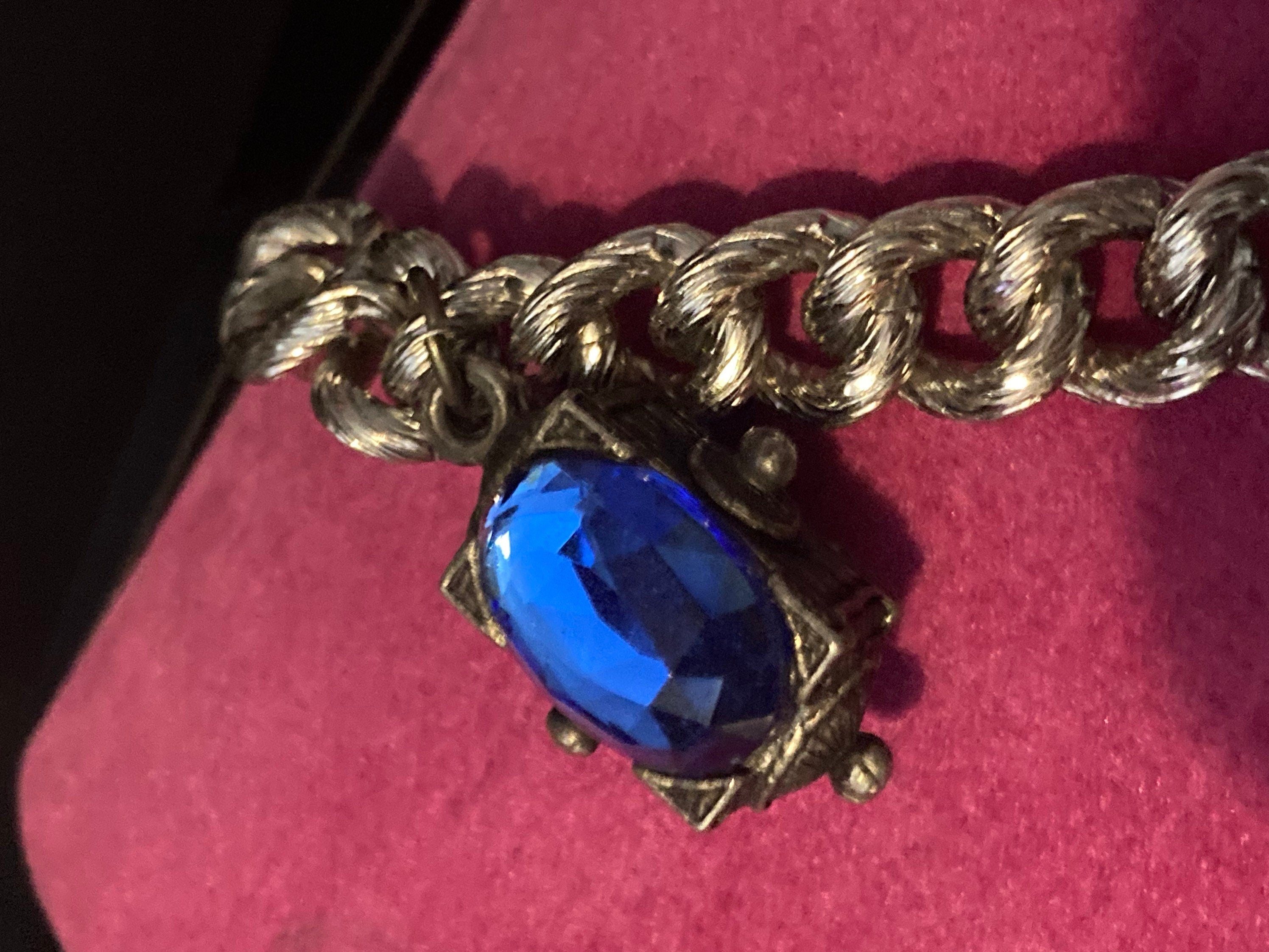 vintage 1970s Silver tone chunky charm bracelet glass cabochons