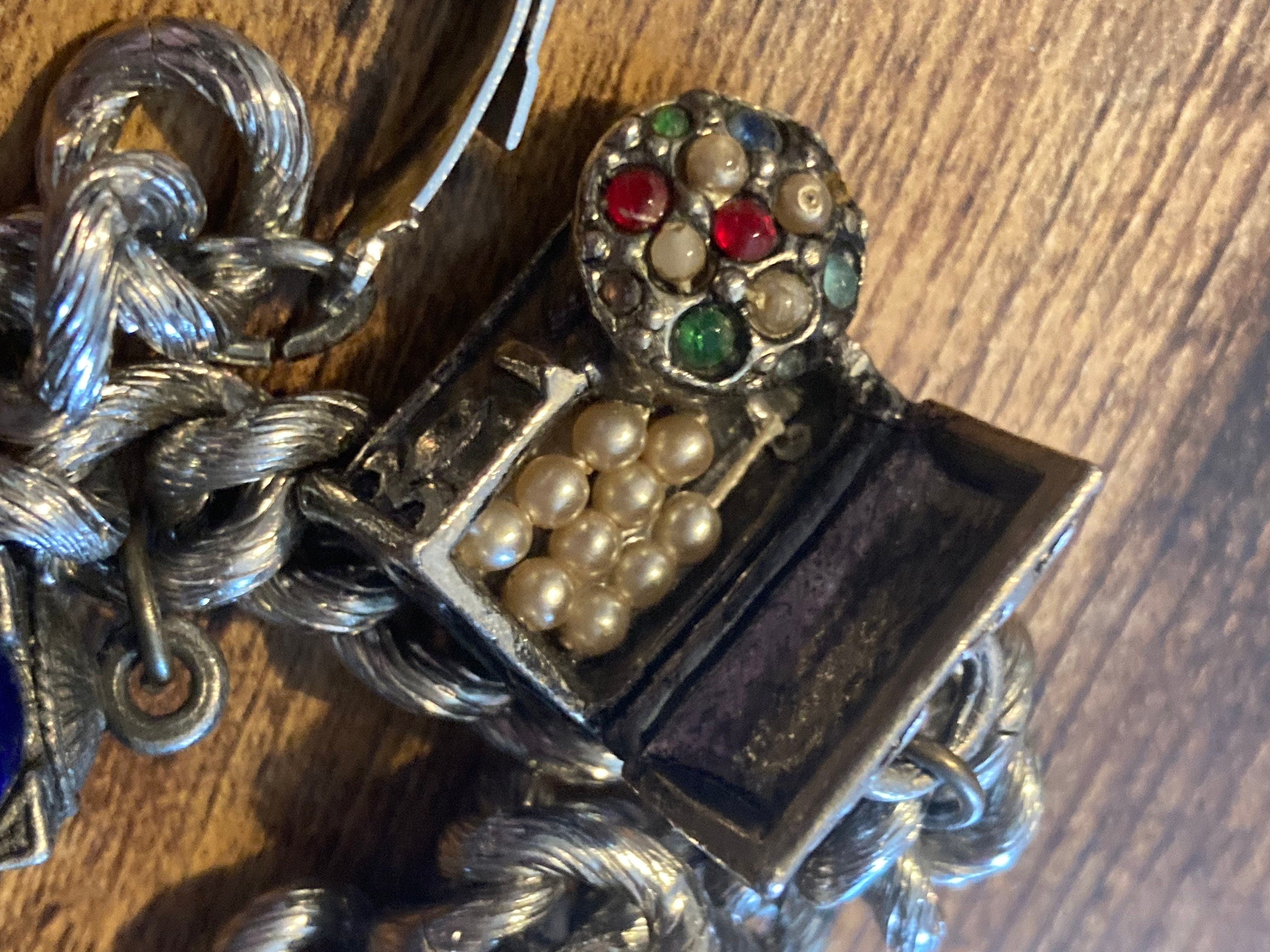 vintage 1970s Silver tone chunky charm bracelet glass cabochons