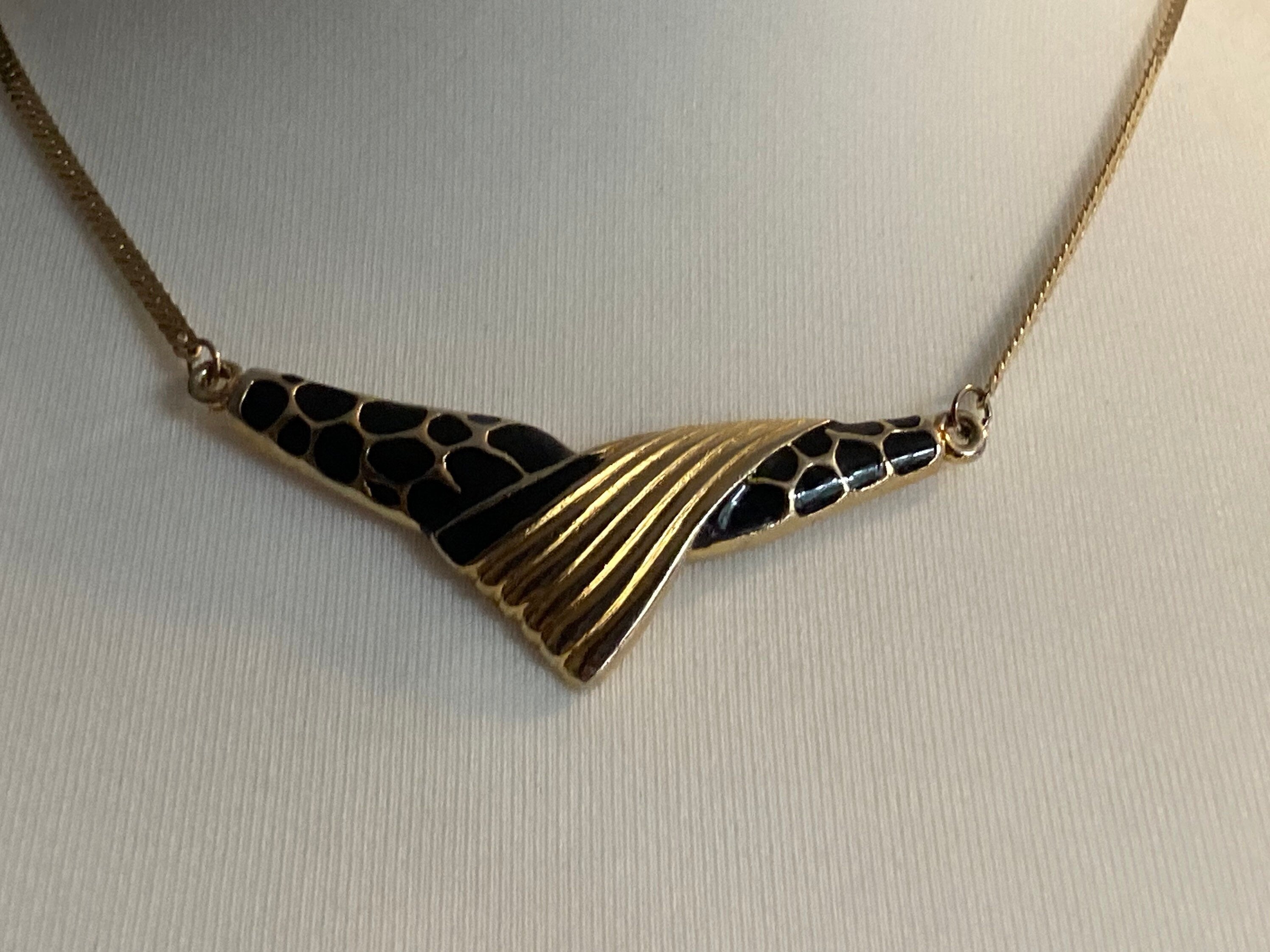 Vintage gold tone and black enamel flat chain choker necklace 50cm
