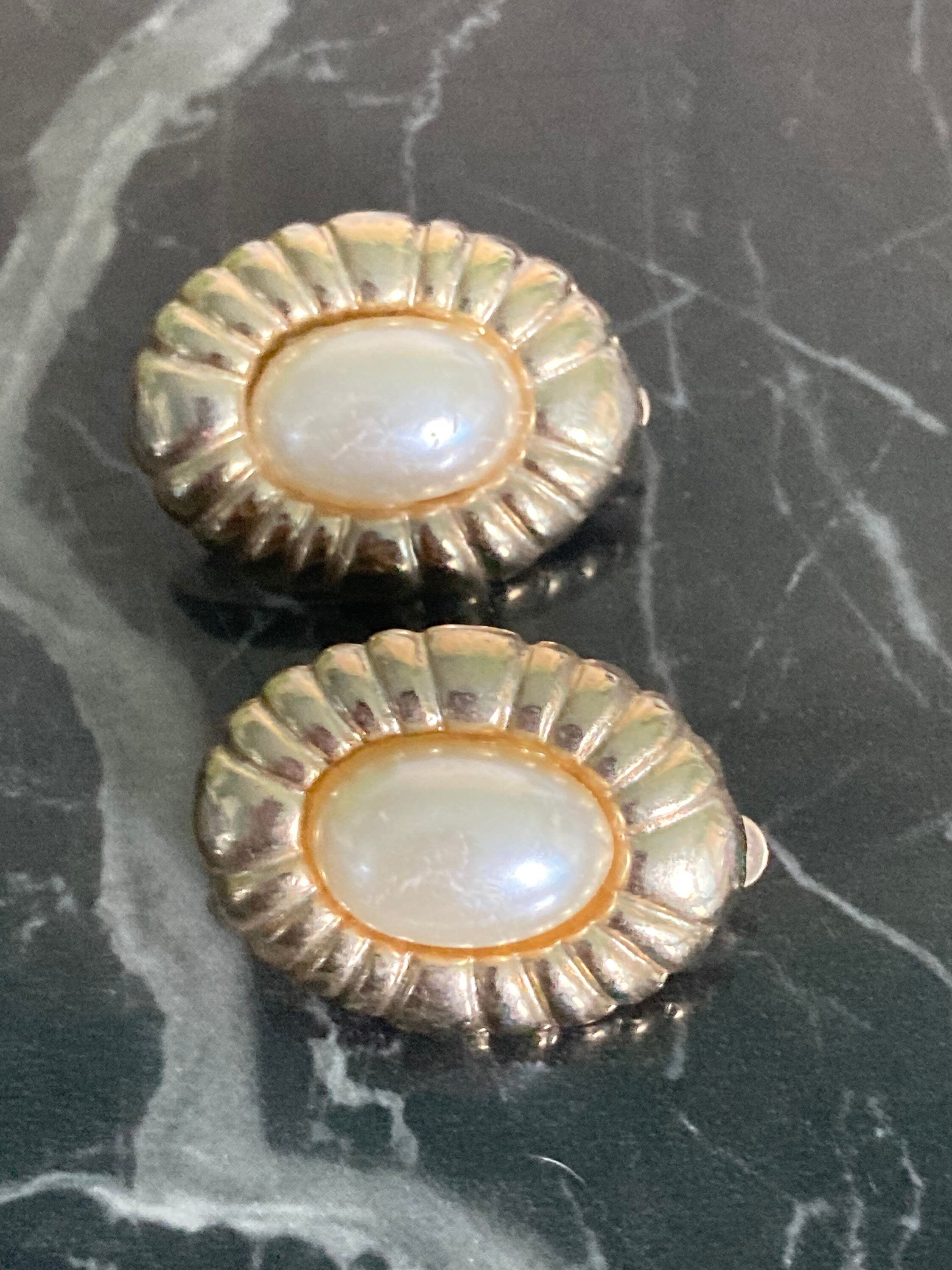 Large oval oversized faux Pearl cabochon gold tone clip on earrings 3cm