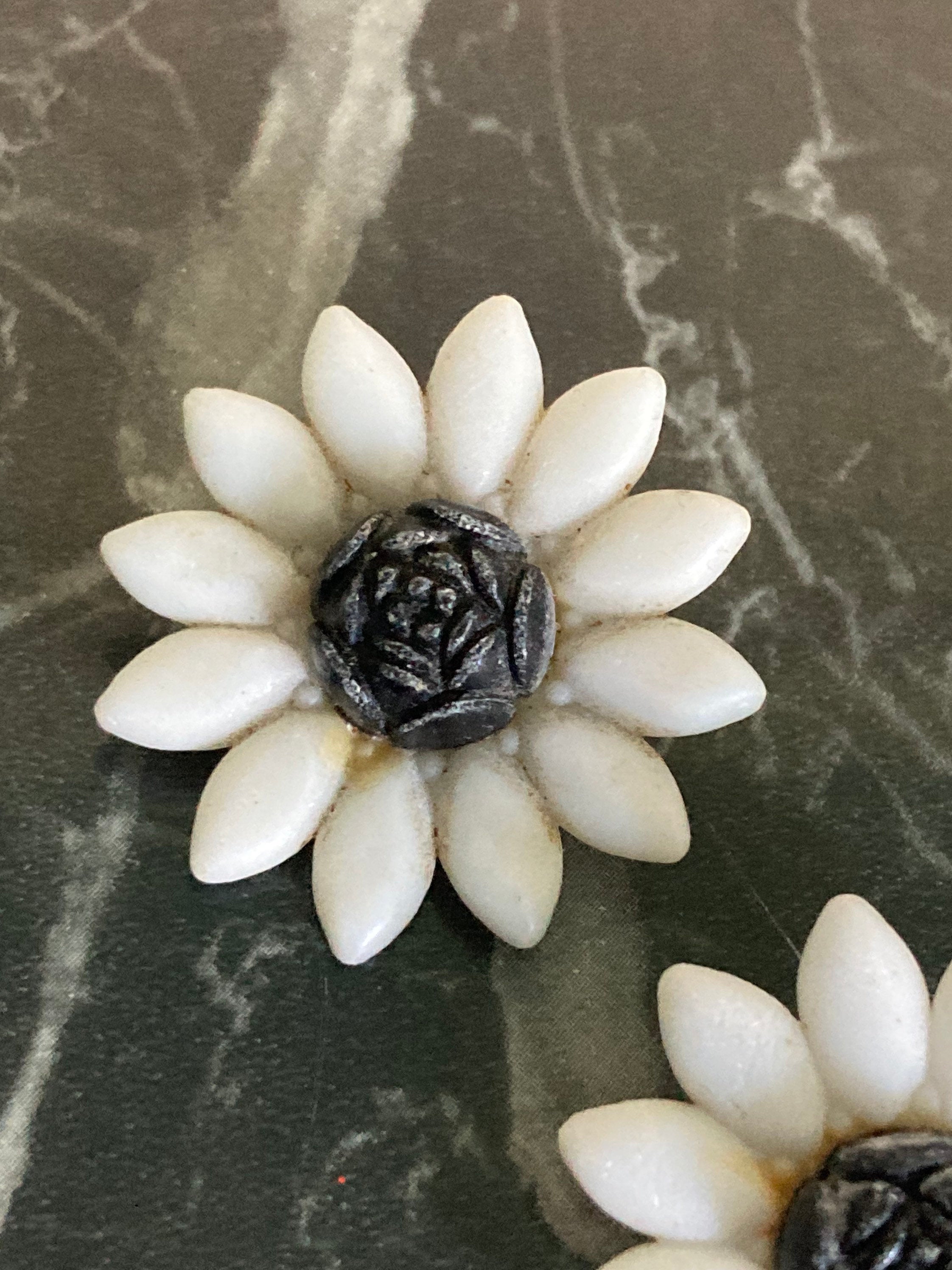 MCM white early plastic celluloid floral daisy stud clip on earrings