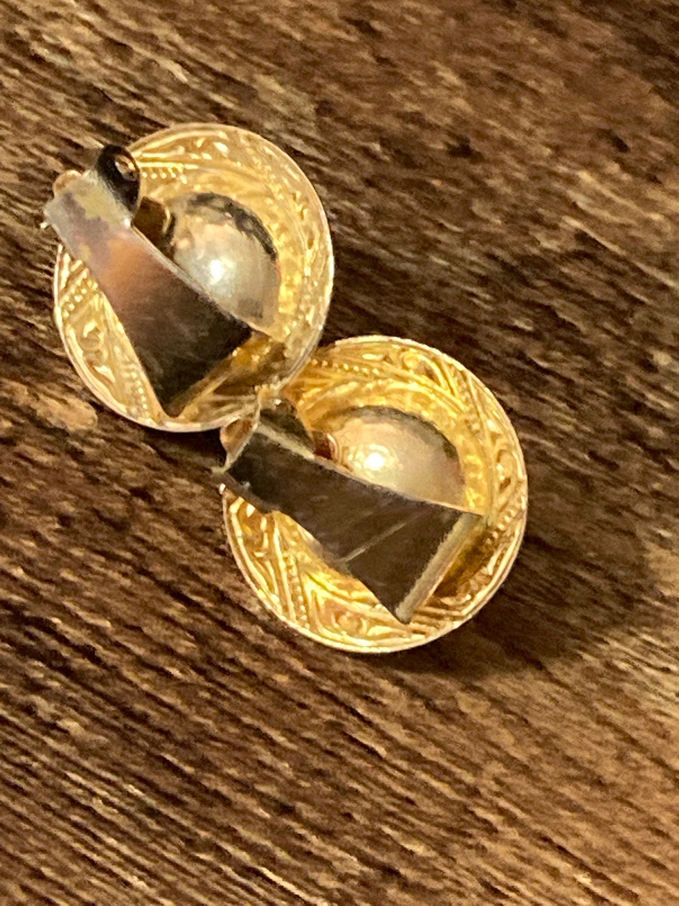 Small gold tone round damascene Toledo clip on faux pearl Stud button earrings 1980s