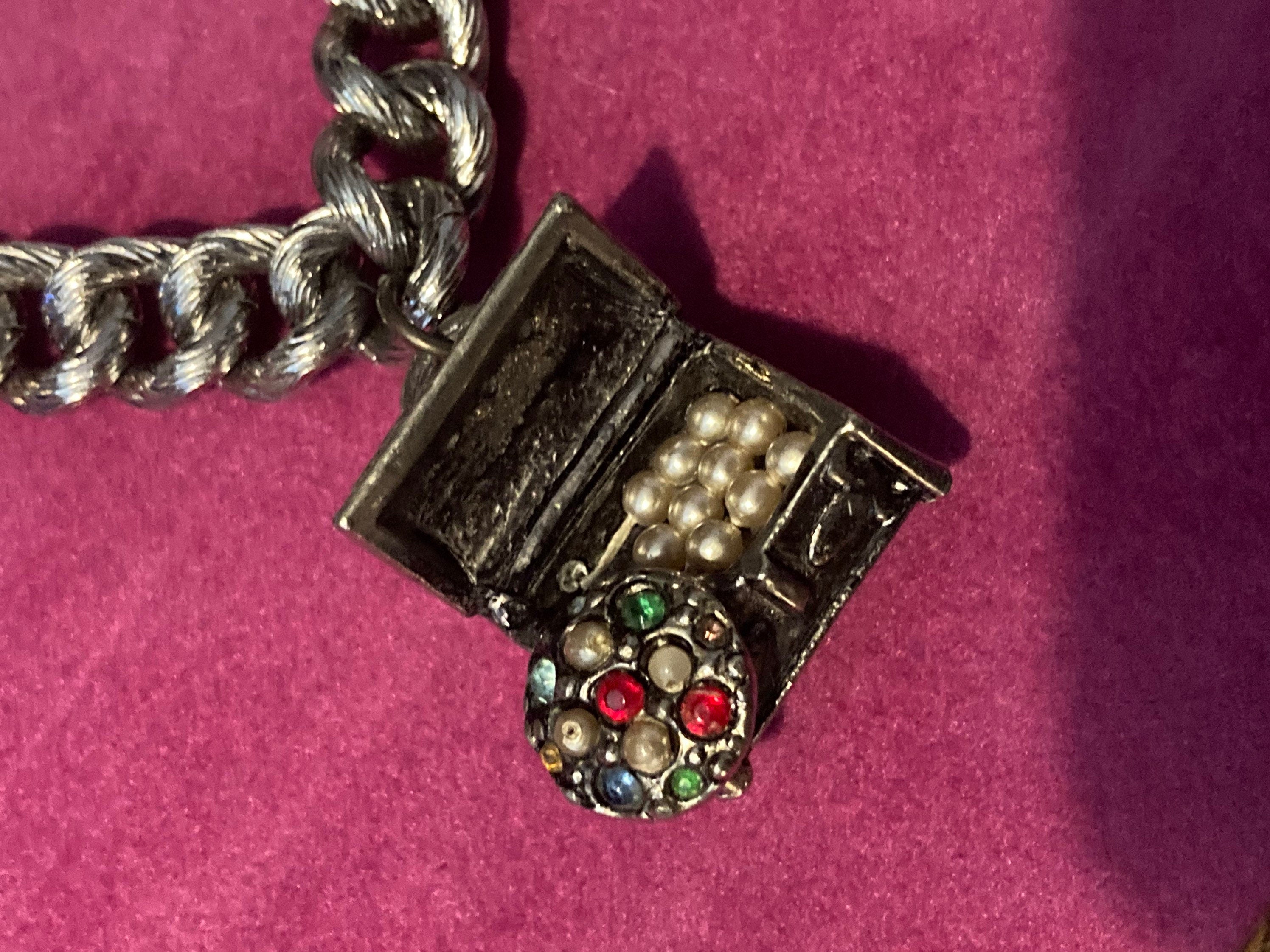 vintage 1970s Silver tone chunky charm bracelet glass cabochons