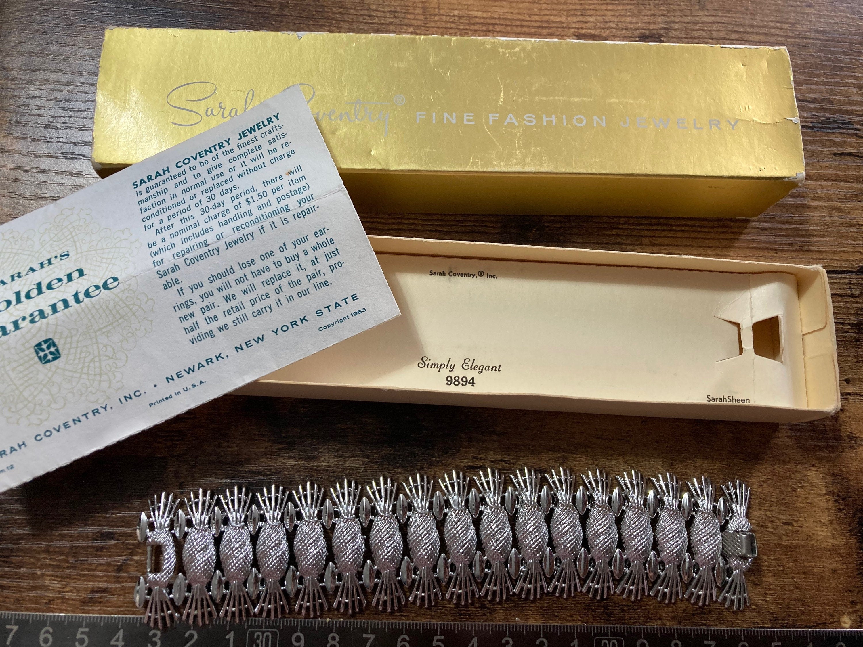 articulated wide panel link bracelet Original Boxed Signed Sarah Coventry Vintage silver tone