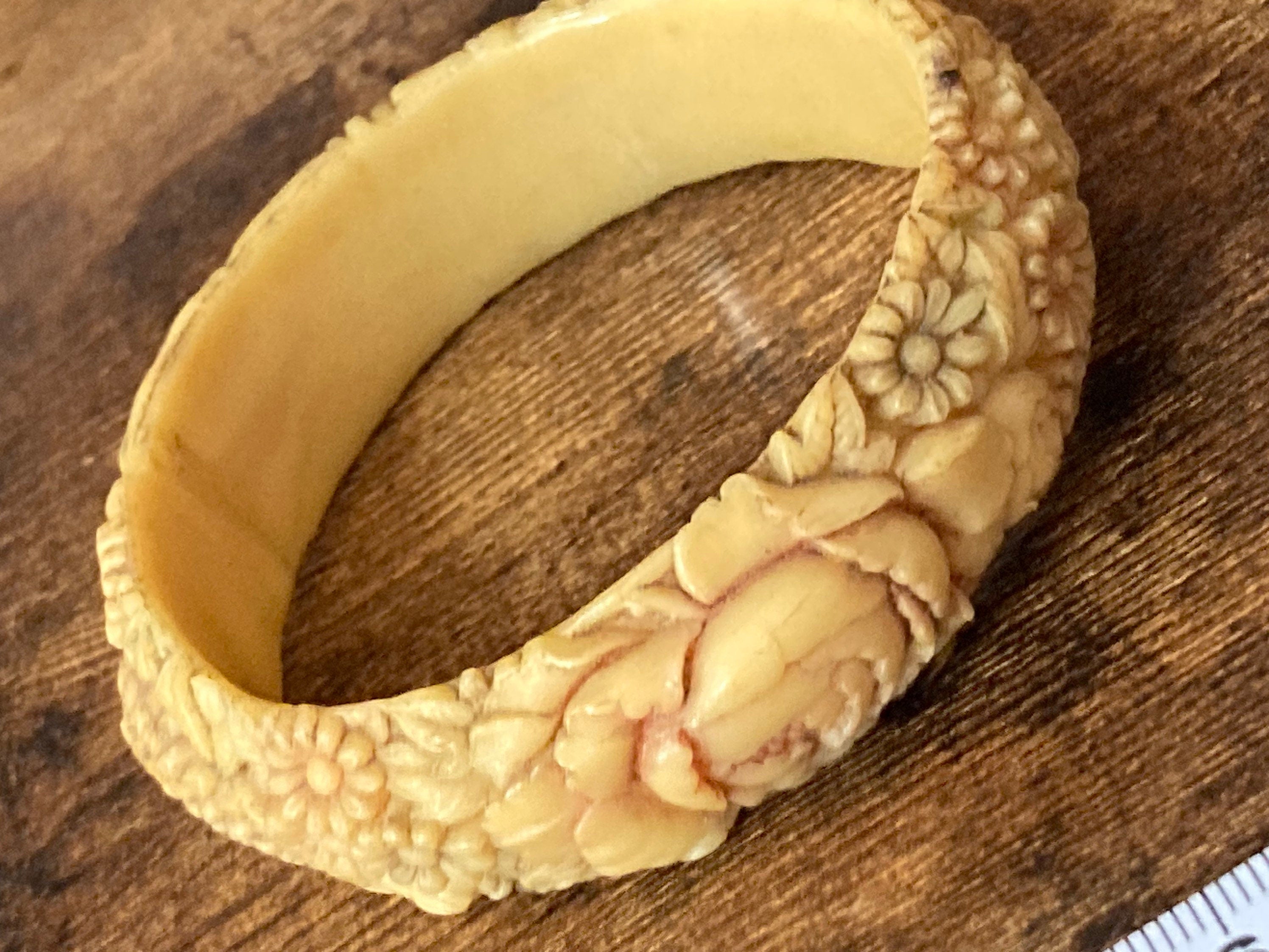 Vintage carved bangle Early Plastic Faux Bone Horn Celluloid Cream pink tones