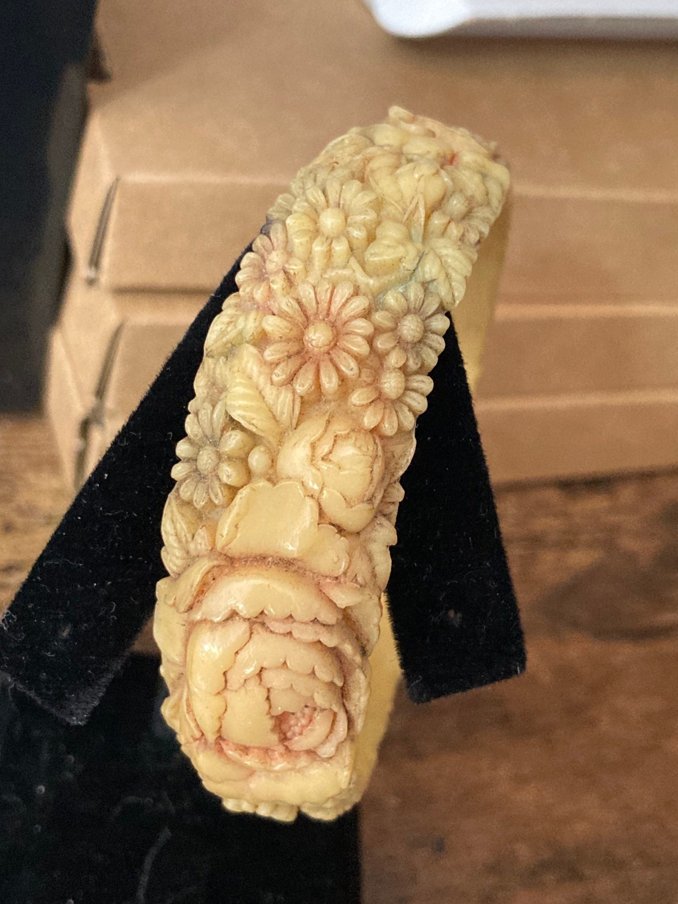 Vintage carved bangle Early Plastic Faux Bone Horn Celluloid Cream pink tones