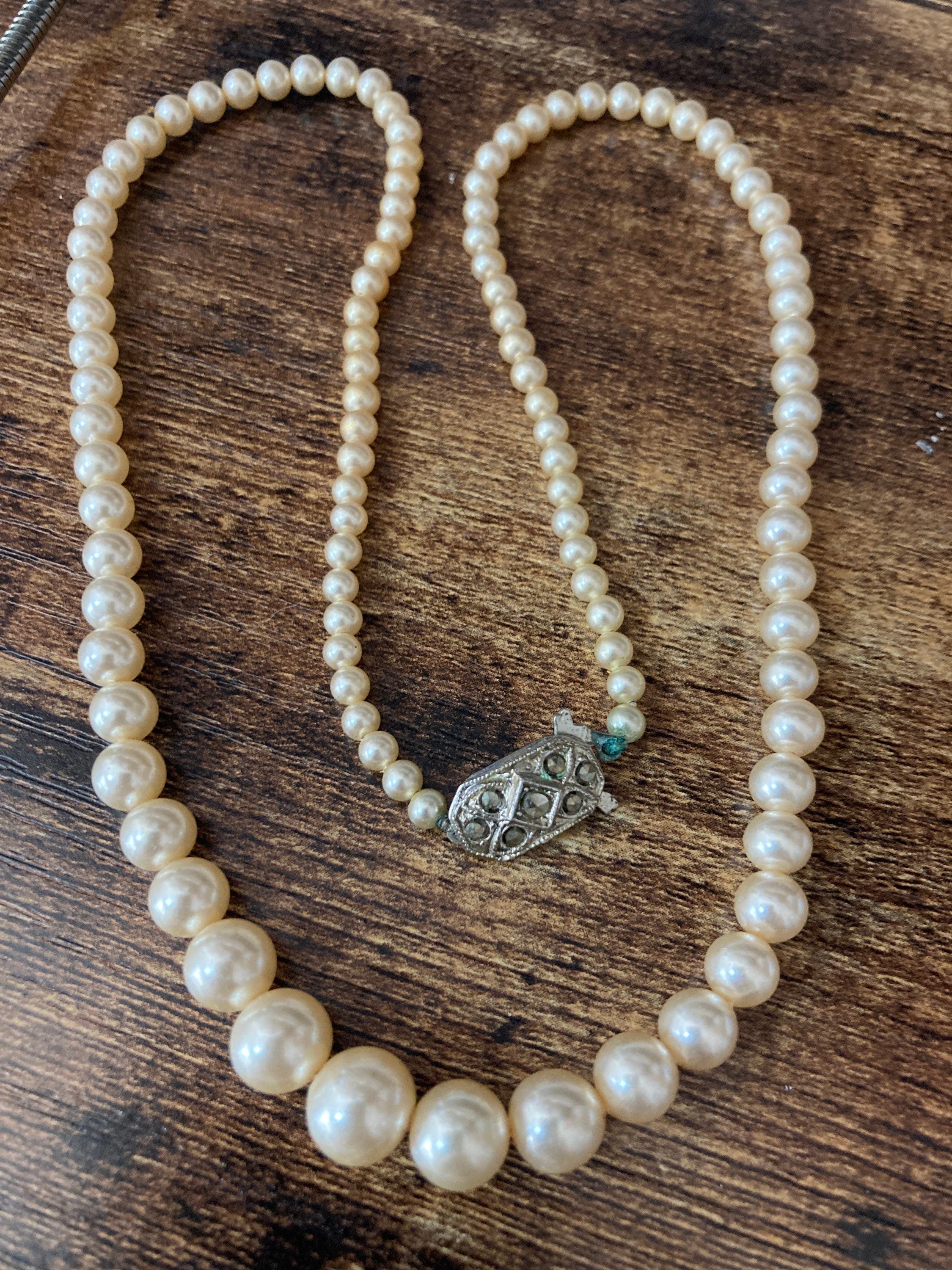 vintage single strand cream glass pearl necklace with ornate 925 sterling silver clasp 47cm