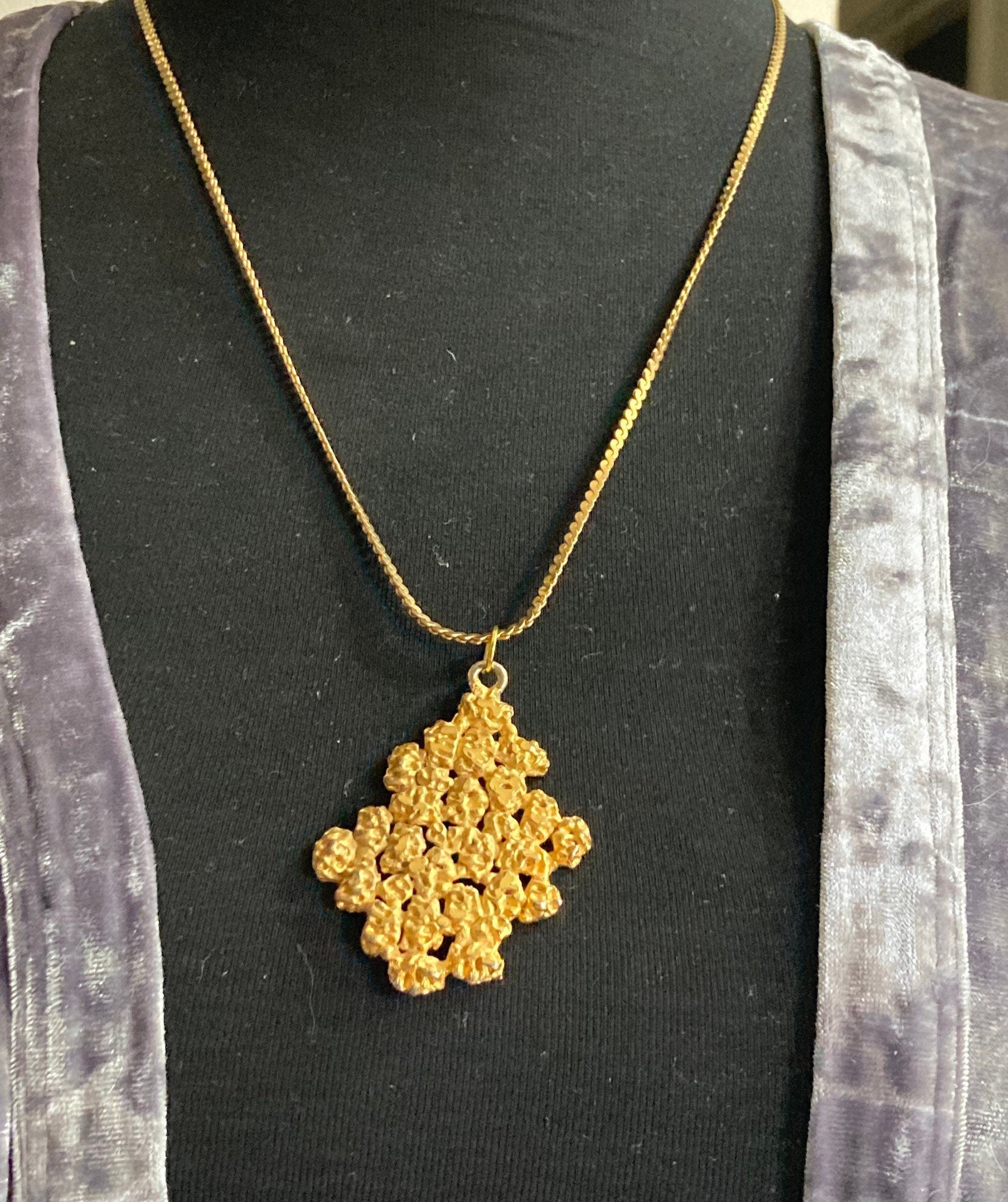 Modernist gold tone pendant necklace on 61cm chain brutalist