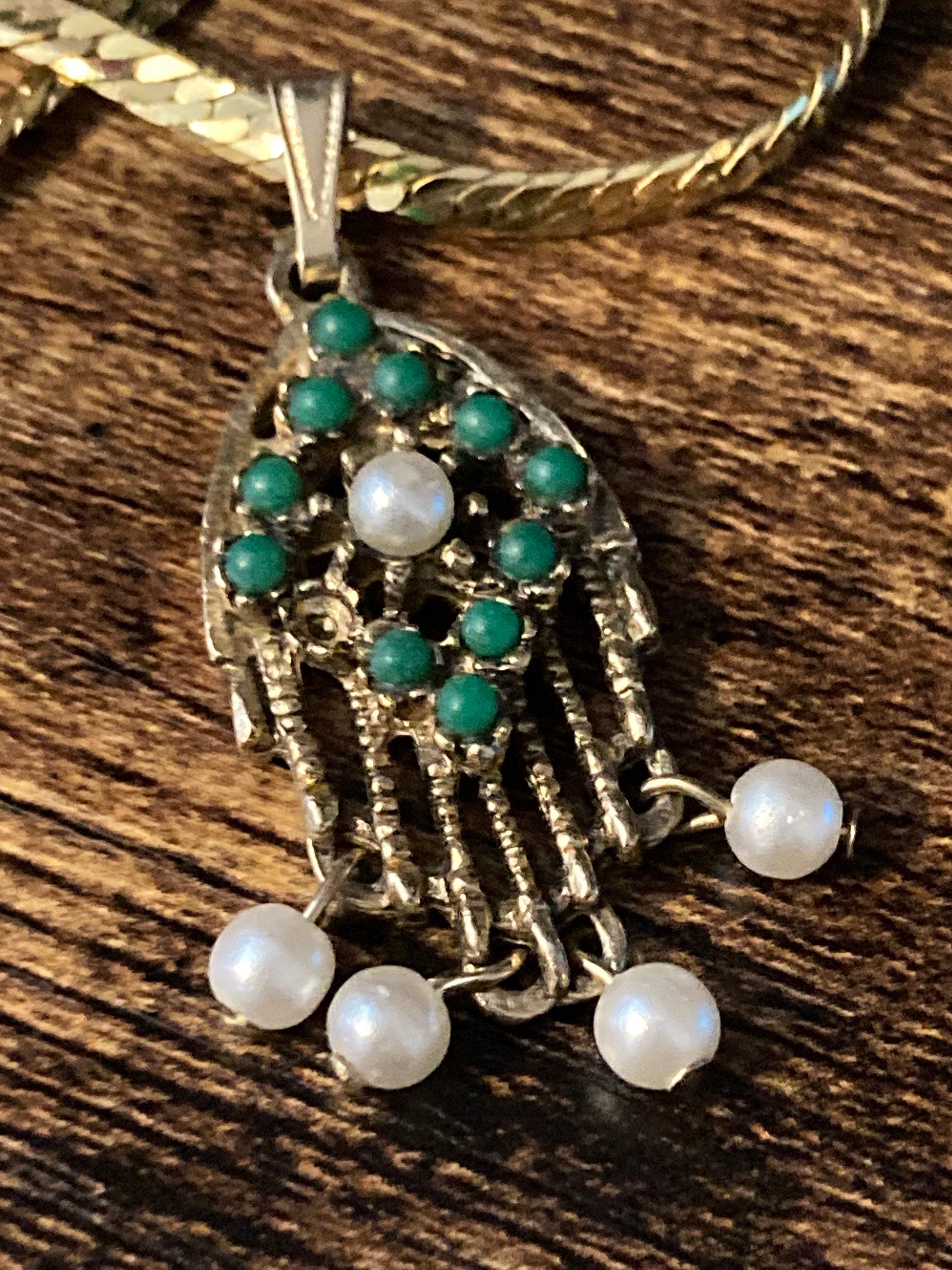 Signed Sarah Coventry Gold Tone Green & Faux Pearl Pendant Necklace