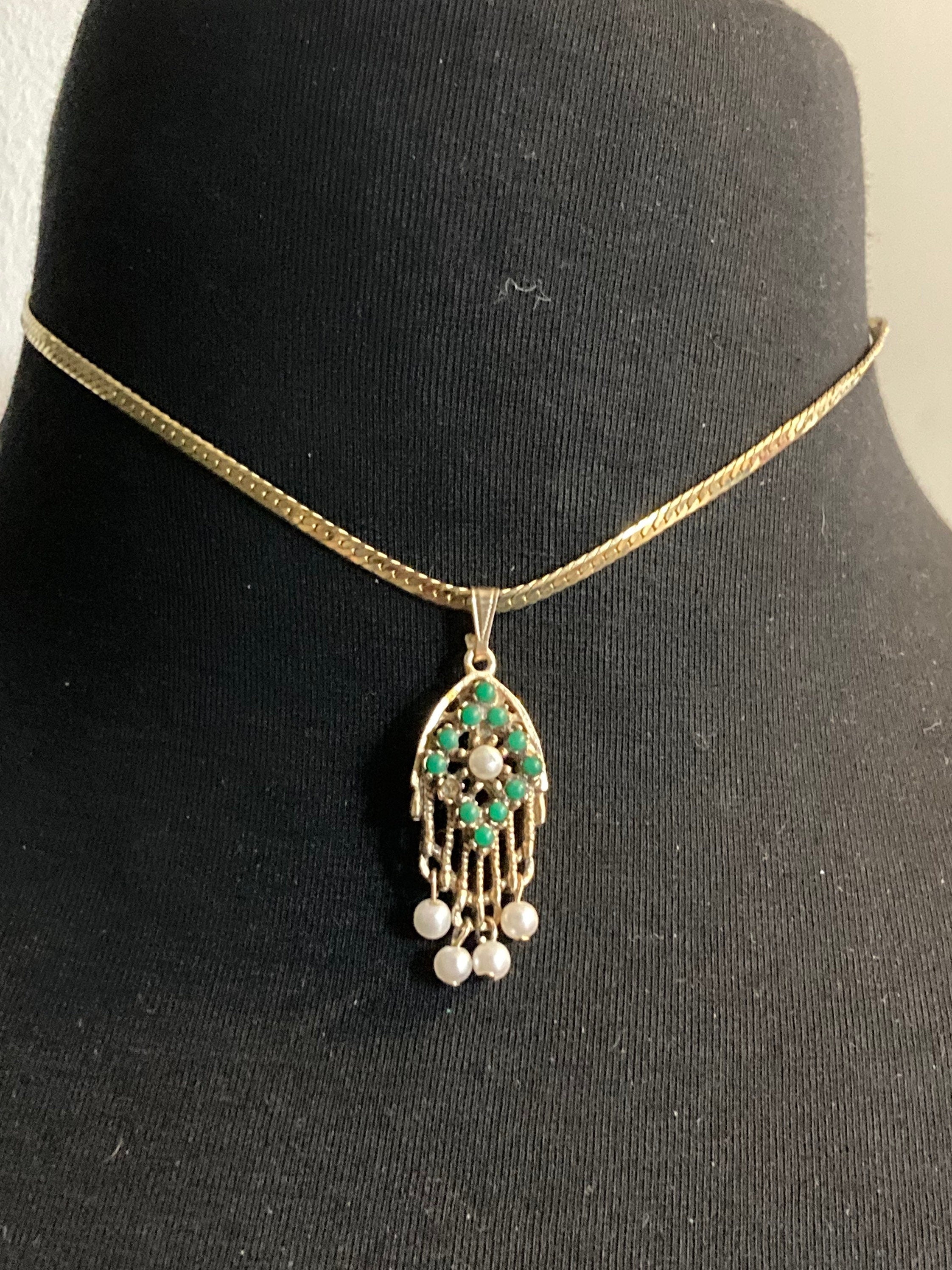 Signed Sarah Coventry Gold Tone Green & Faux Pearl Pendant Necklace