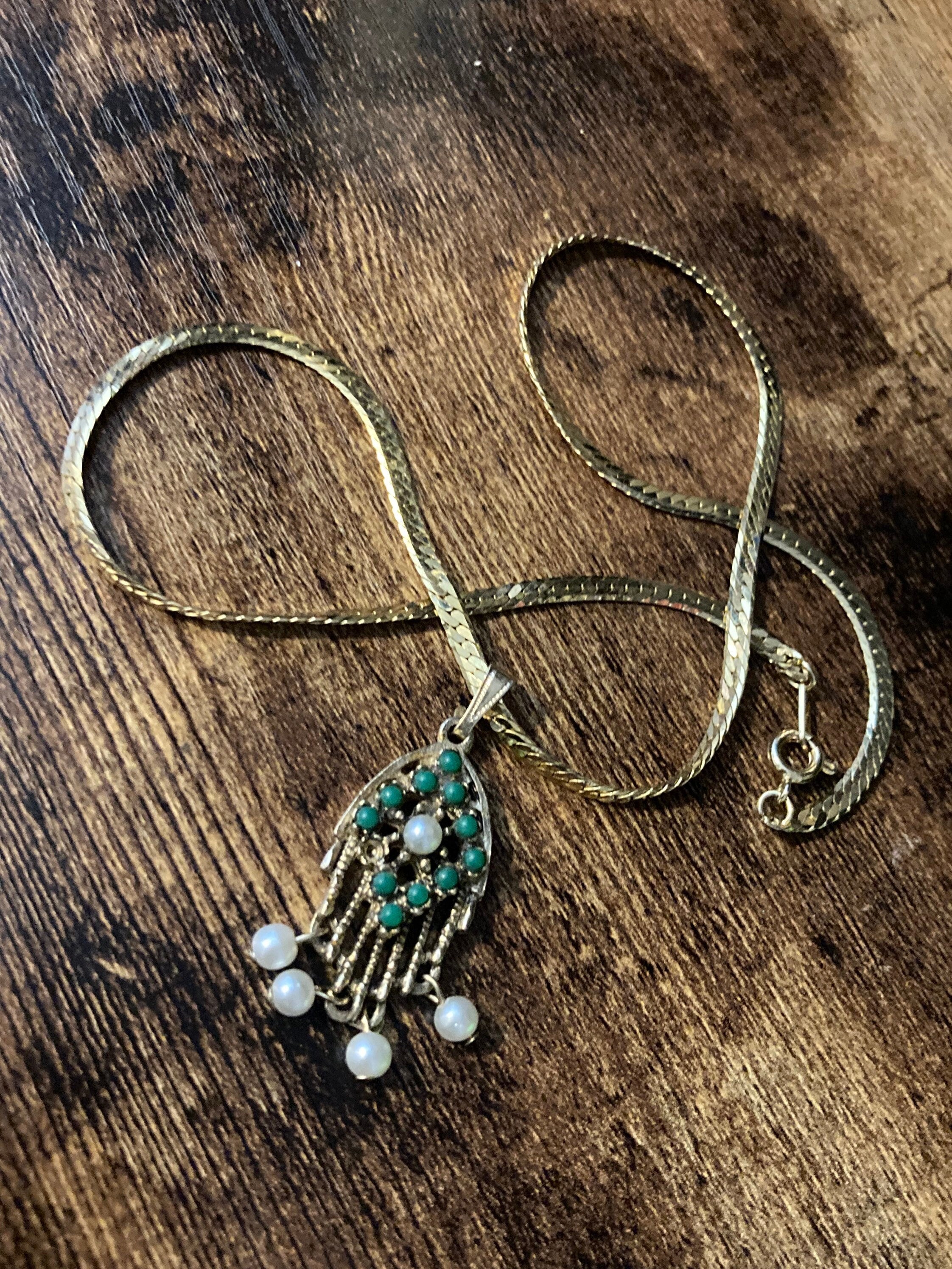Signed Sarah Coventry Gold Tone Green & Faux Pearl Pendant Necklace