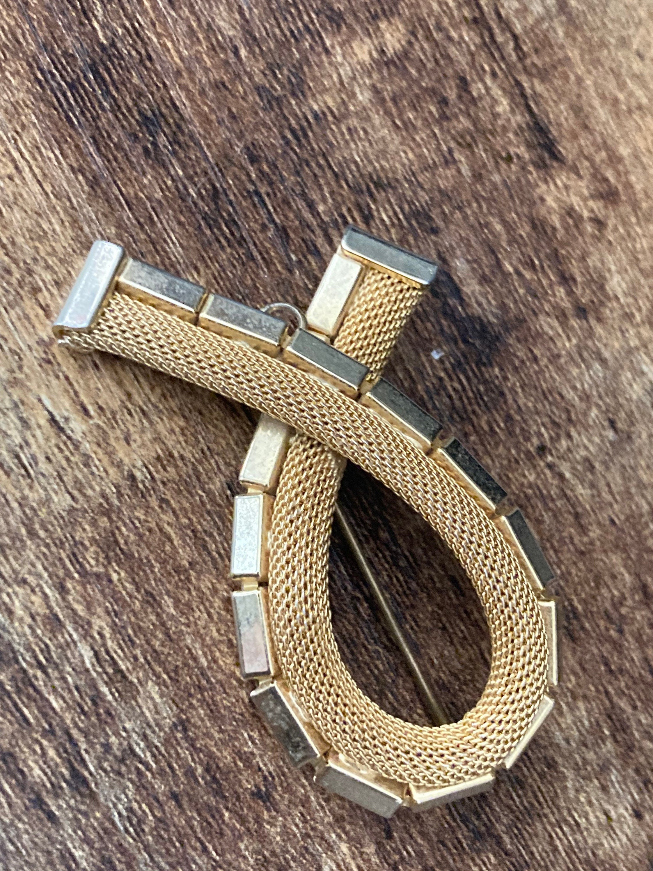 vintage gold tone mesh combination brooch and pendant large