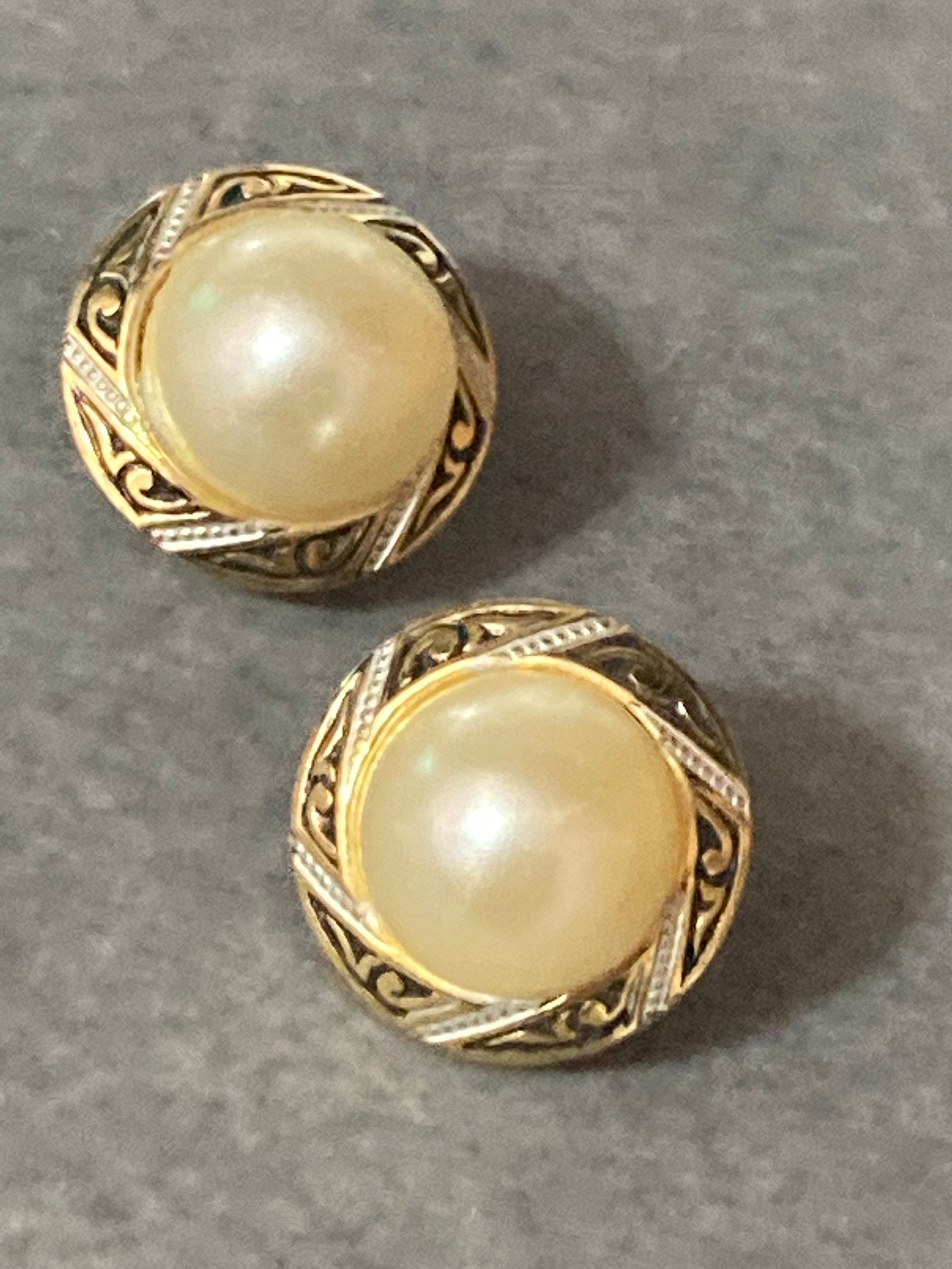 Small gold tone round damascene Toledo clip on faux pearl Stud button earrings 1980s