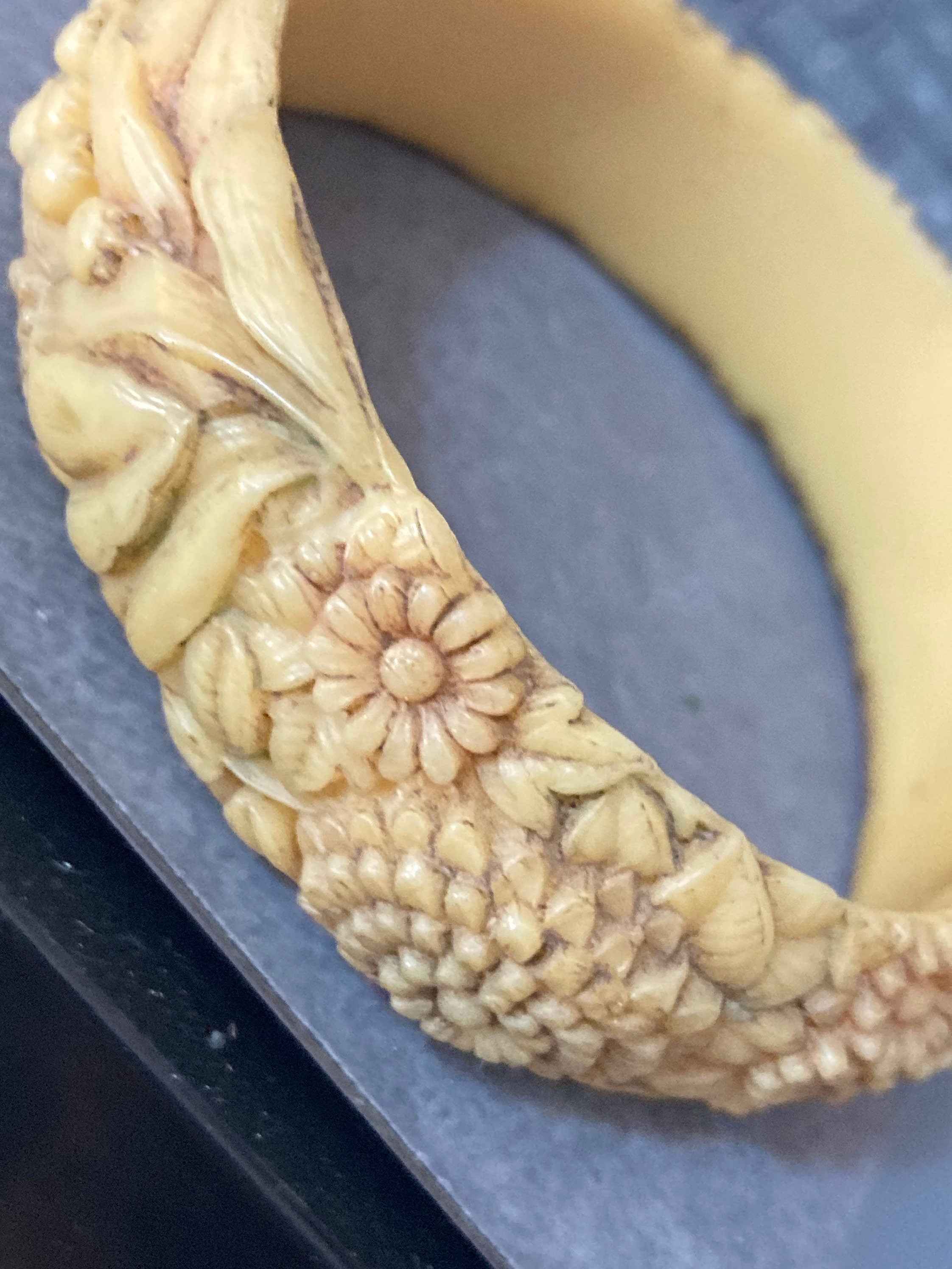 Vintage carved bangle Early Plastic Faux Bone Horn Celluloid Cream pink tones