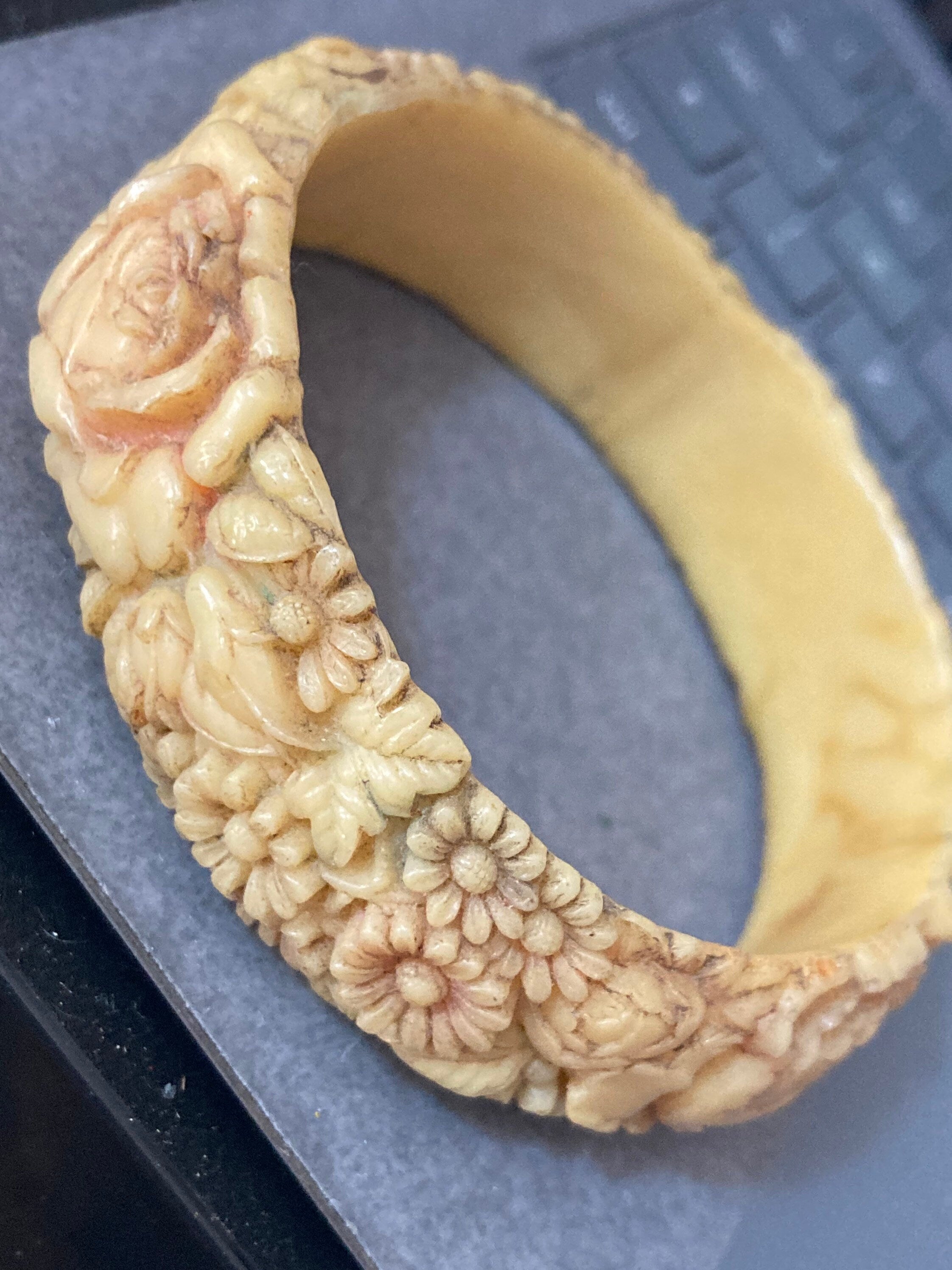 Vintage carved bangle Early Plastic Faux Bone Horn Celluloid Cream pink tones