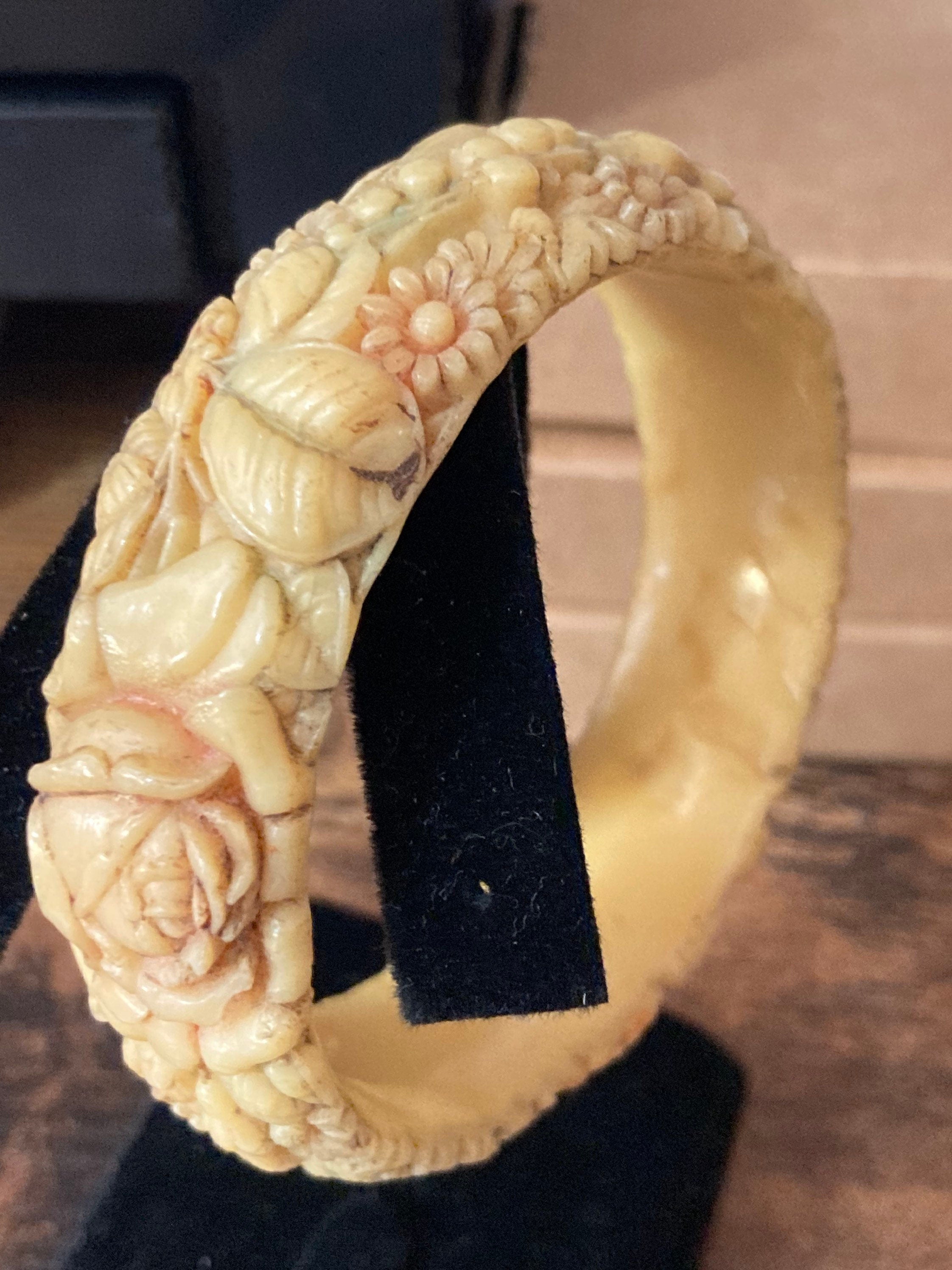 Vintage carved bangle Early Plastic Faux Bone Horn Celluloid Cream pink tones