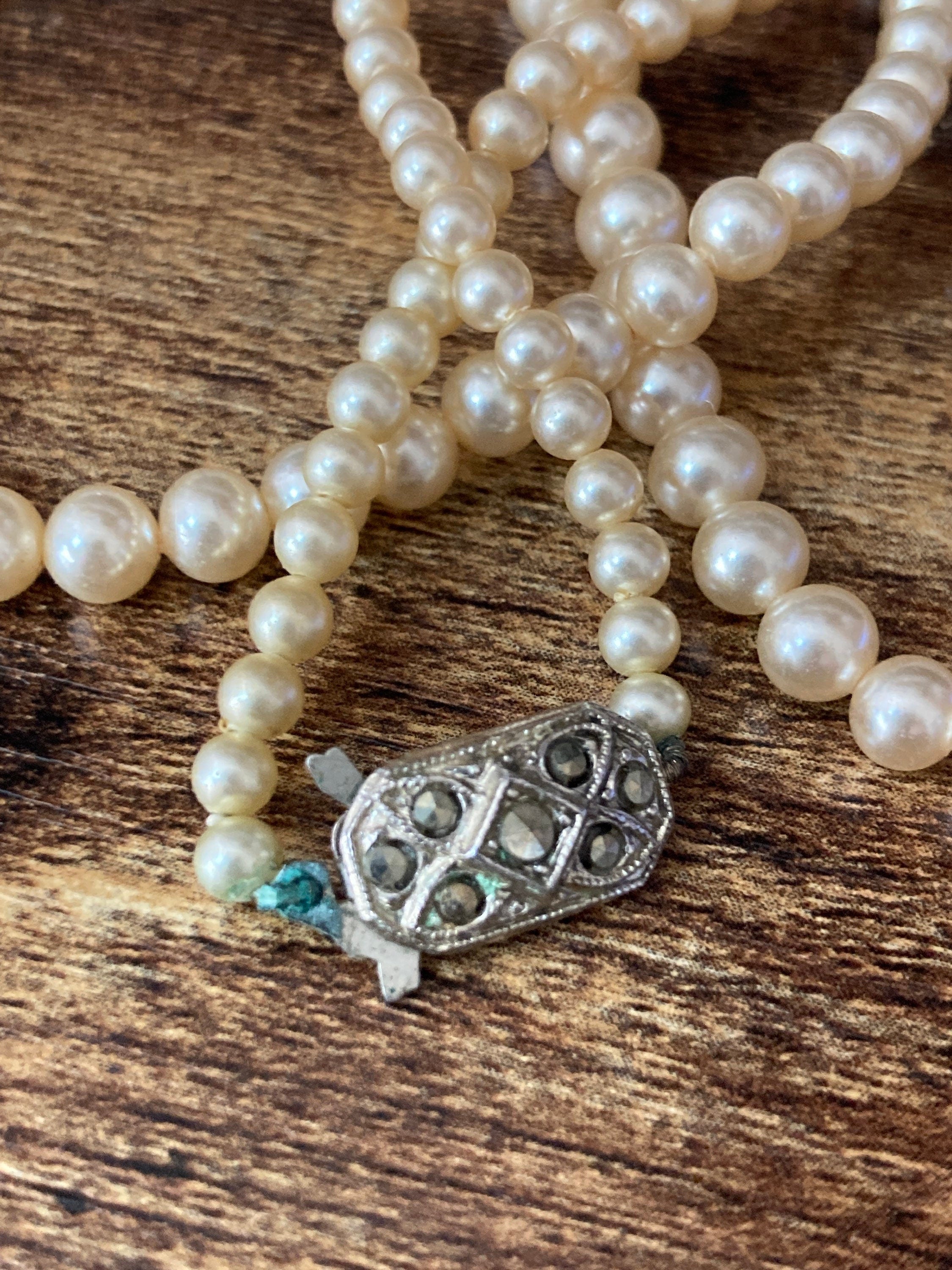 vintage single strand cream glass pearl necklace with ornate 925 sterling silver clasp 47cm