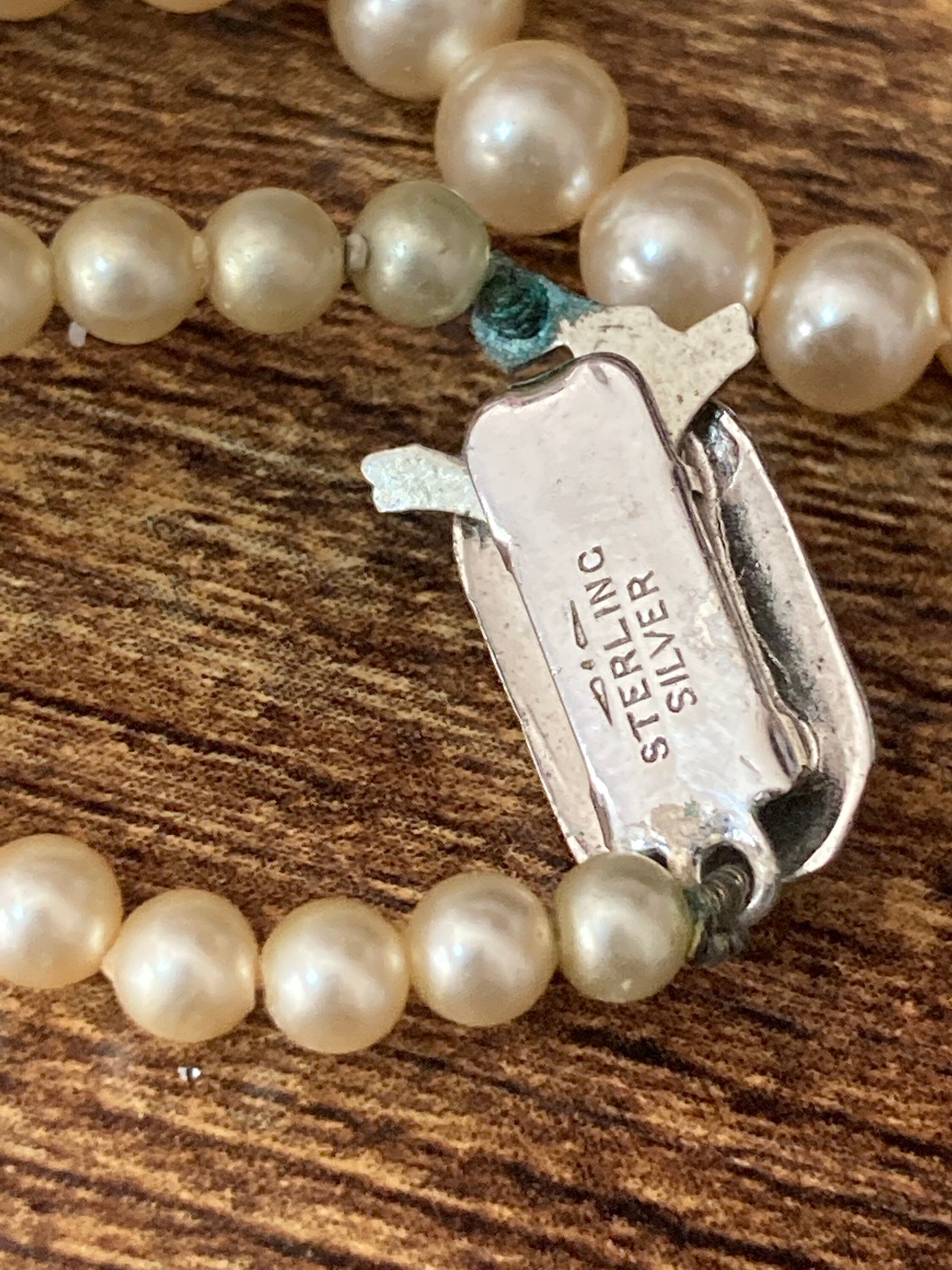 vintage single strand cream glass pearl necklace with ornate 925 sterling silver clasp 47cm