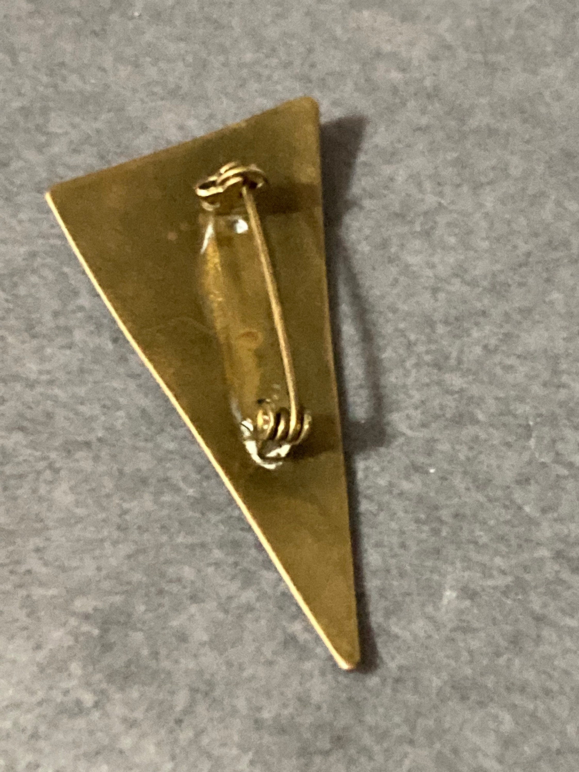 Vintage modern geometric 5.5cm triangular copper brooch black cabochon