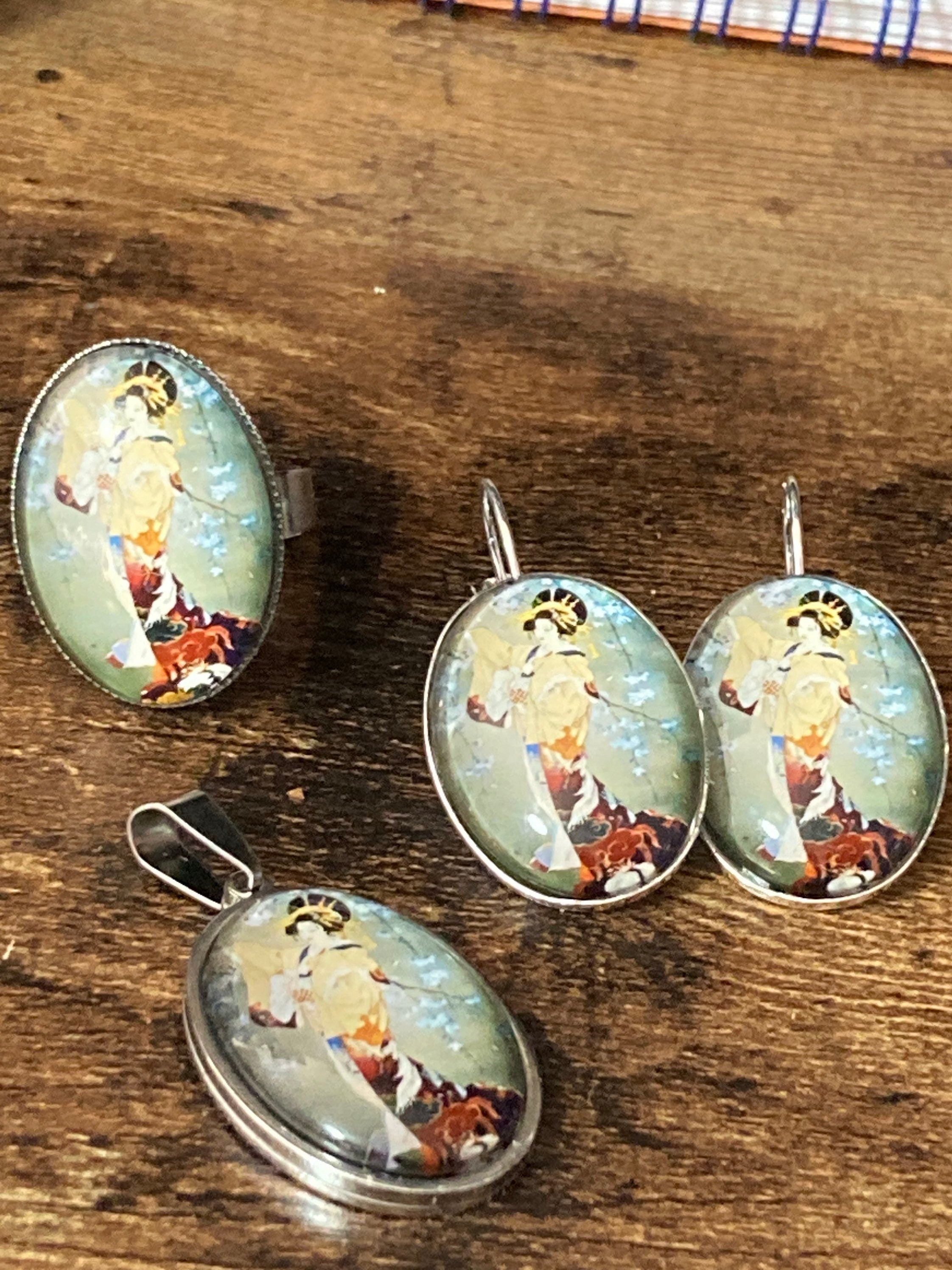 Japanese cherry blossom hand fan dangly earrings silver tone green white