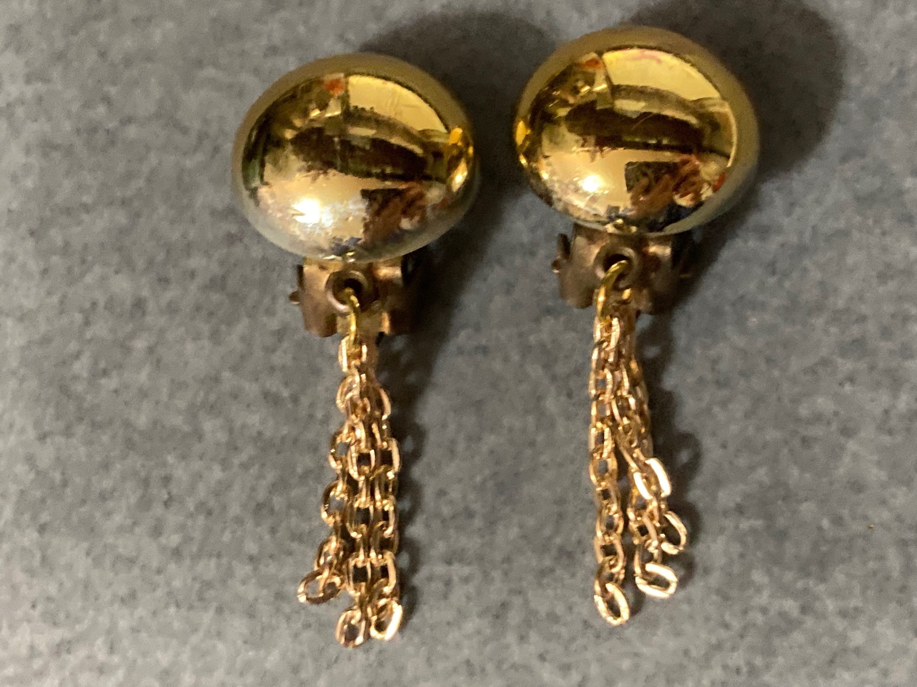 Vintage button chain link drop earrings 1970s clip on