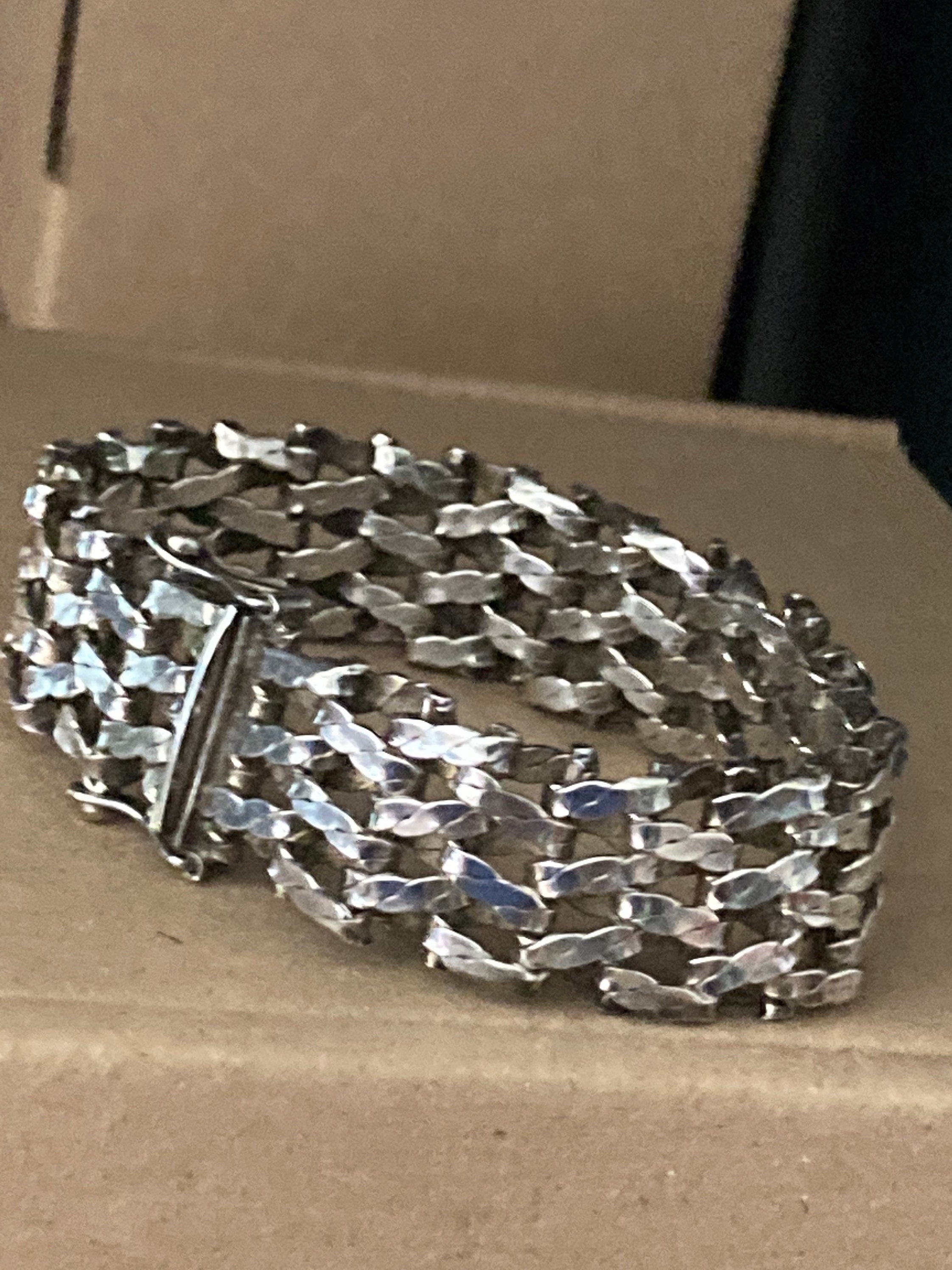 1975 Sterling silver gate bracelet 18cm x 18mm wide 42.6gms London PM hallmarked