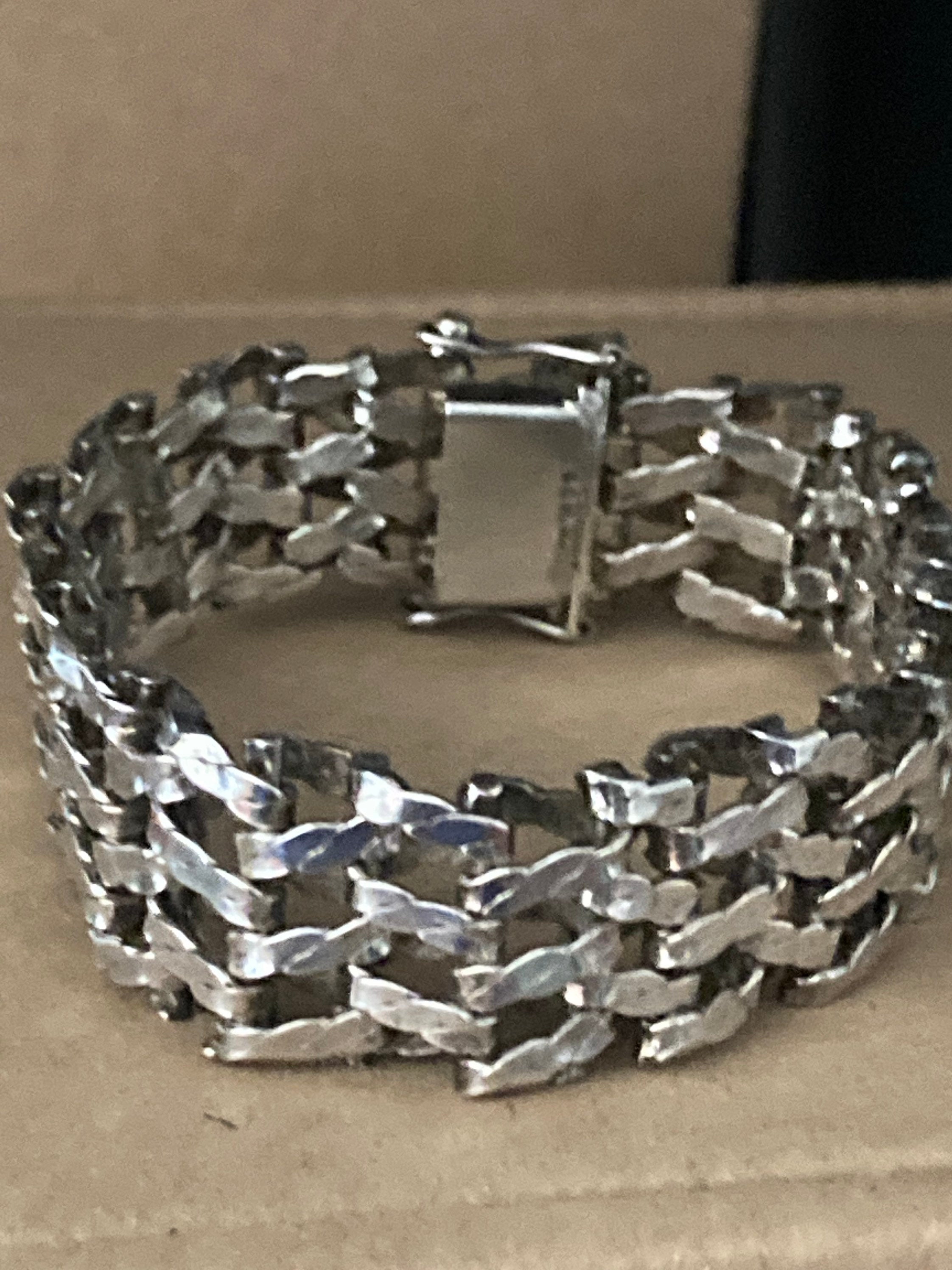 1975 Sterling silver gate bracelet 18cm x 18mm wide 42.6gms London PM hallmarked