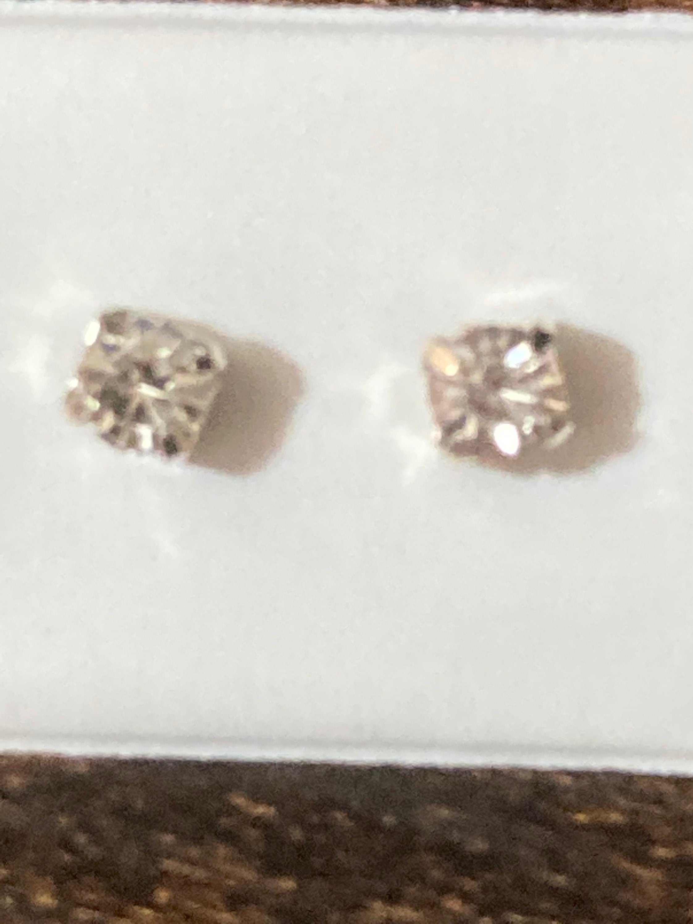 Plain 6mm clear crystal diamanté stud earrings silver plated Very sparkly
