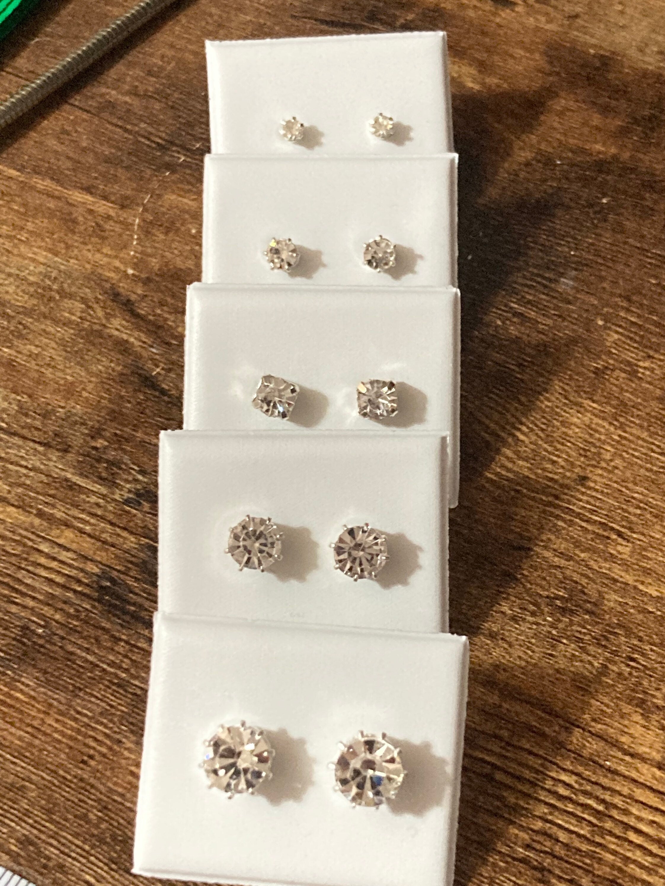 Plain 6mm clear crystal diamanté stud earrings silver plated Very sparkly